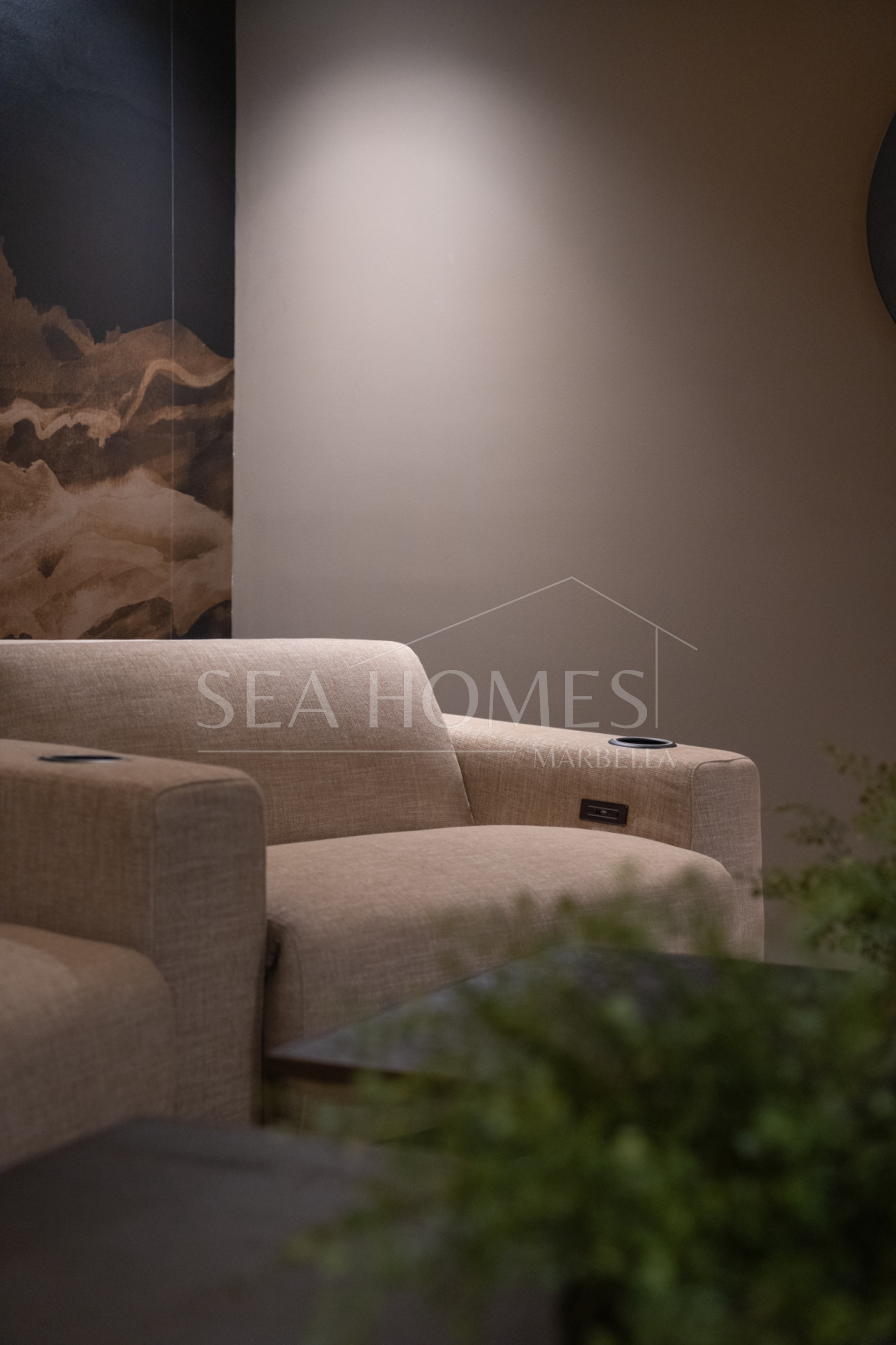 Luxury 5-Bedroom Villa with Panoramic Sea & Golf Views in Nueva Andalucia, Marbella