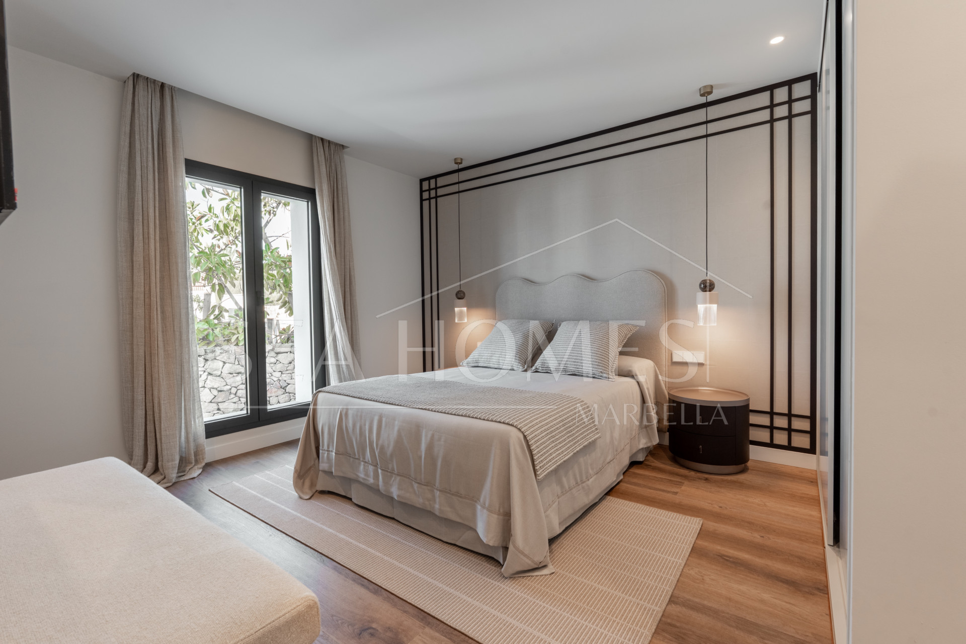 Luxury 5-Bedroom Villa with Panoramic Sea & Golf Views in Nueva Andalucia, Marbella