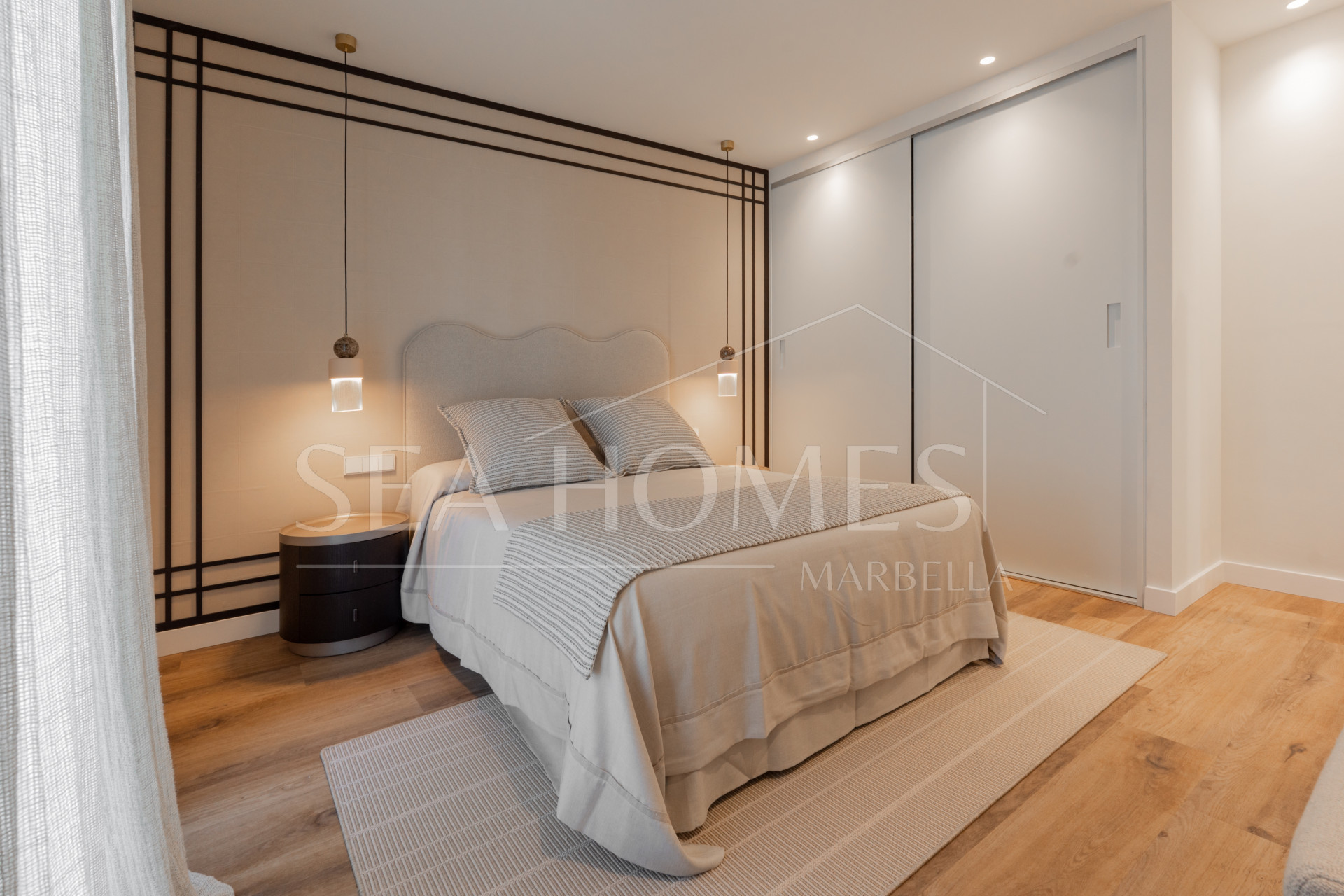 Luxury 5-Bedroom Villa with Panoramic Sea & Golf Views in Nueva Andalucia, Marbella