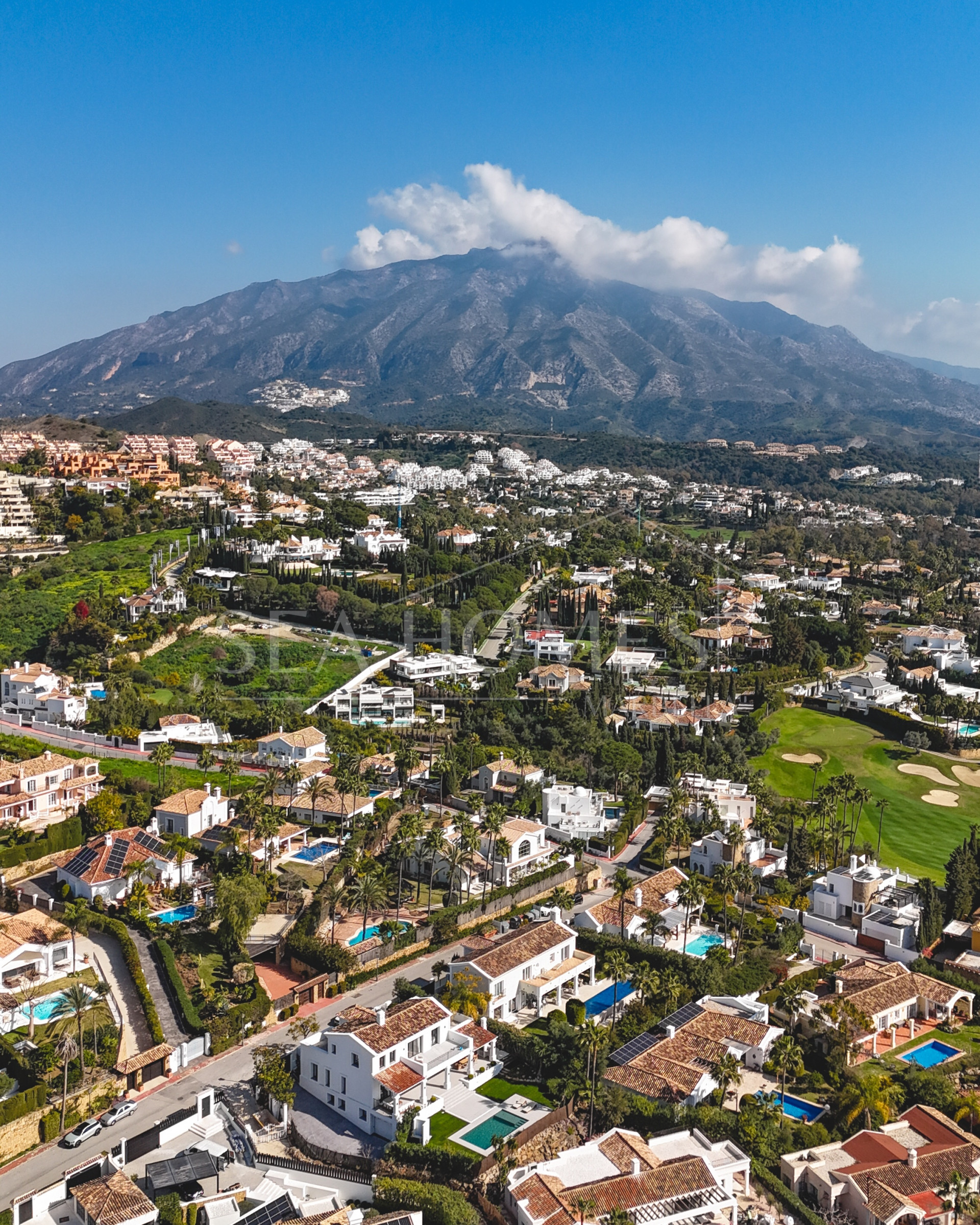 Luxury 5-Bedroom Villa with Panoramic Sea & Golf Views in Nueva Andalucia, Marbella