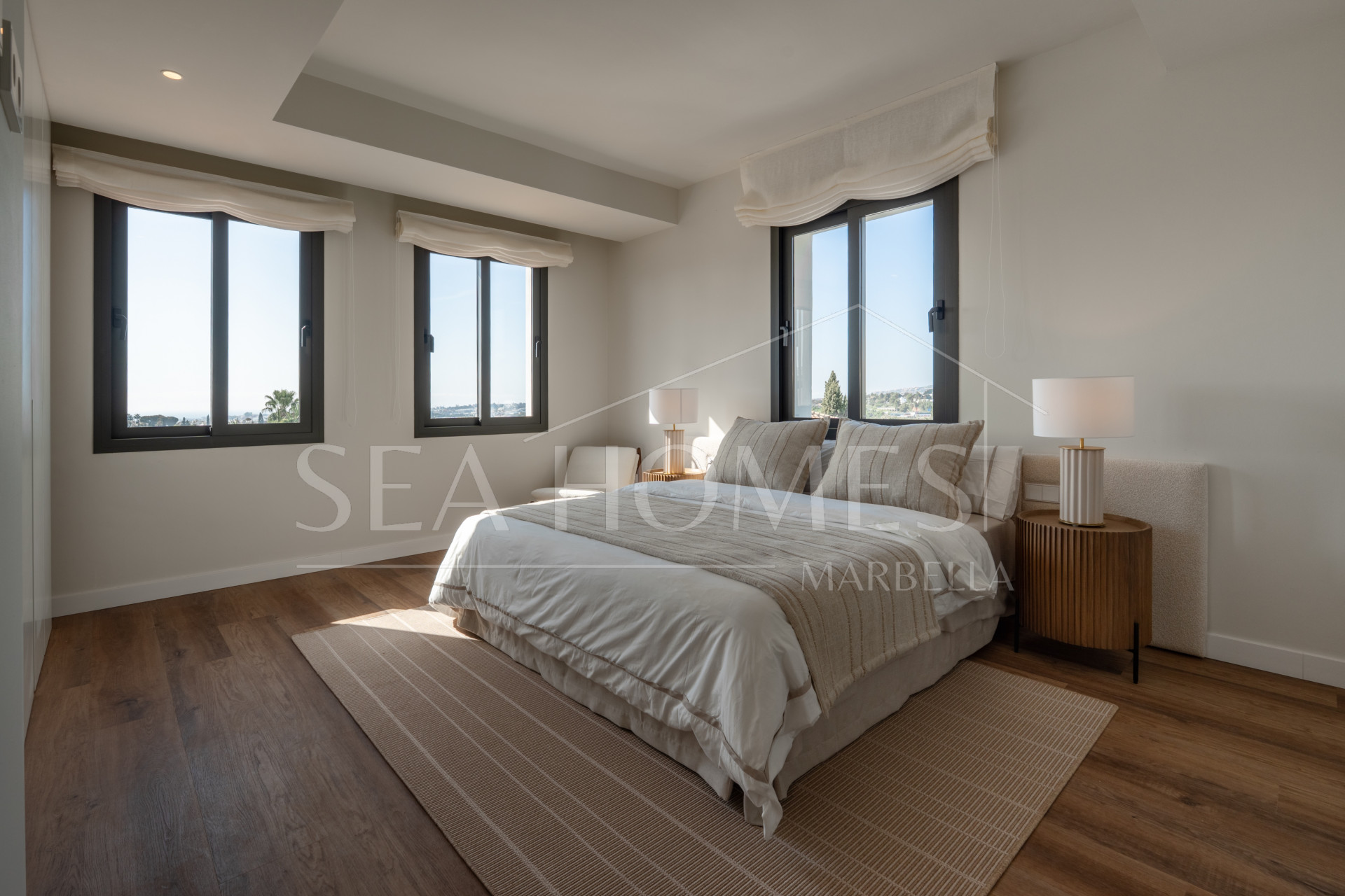 Luxury 5-Bedroom Villa with Panoramic Sea & Golf Views in Nueva Andalucia, Marbella