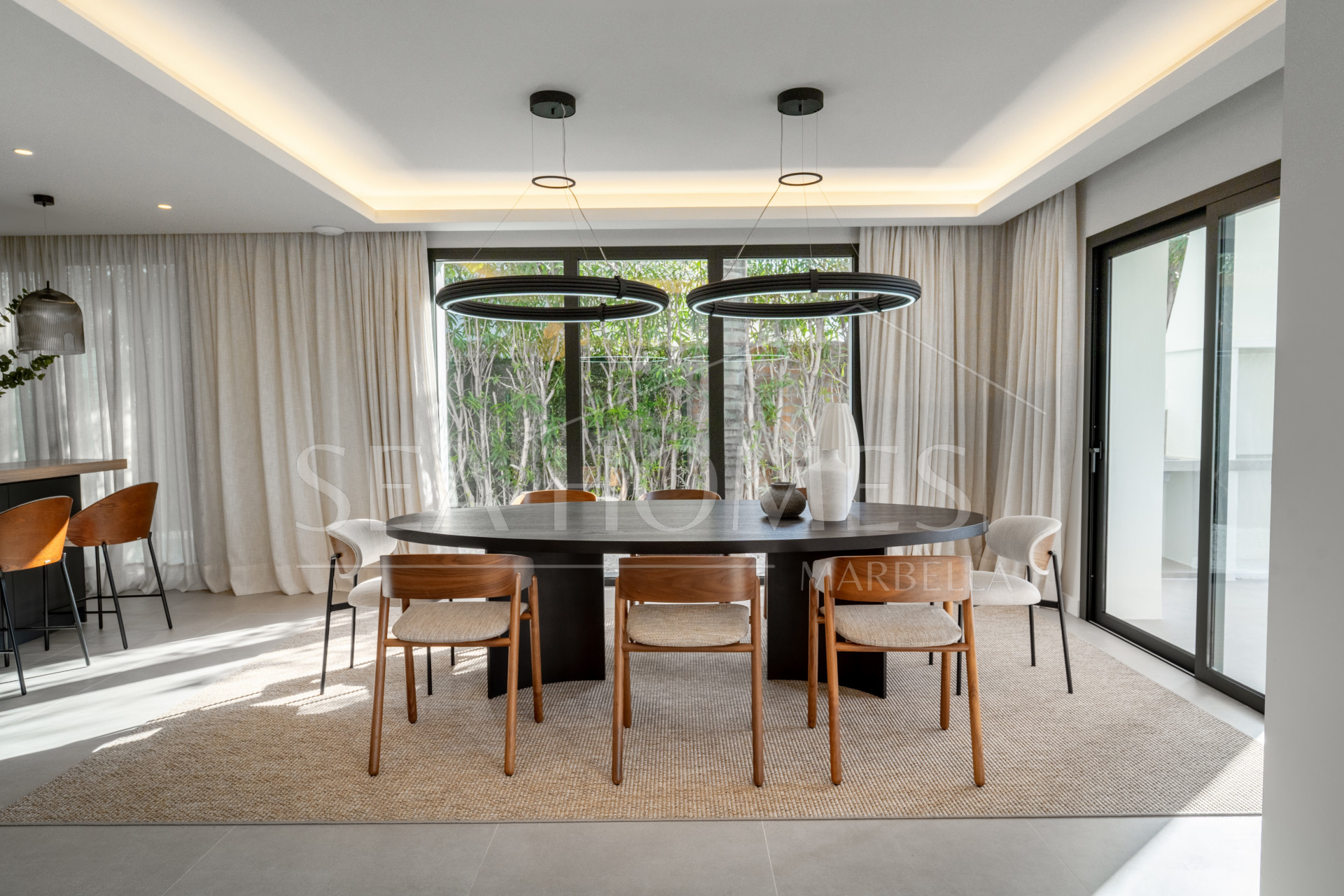 Luxury 5-Bedroom Villa with Panoramic Sea & Golf Views in Nueva Andalucia, Marbella