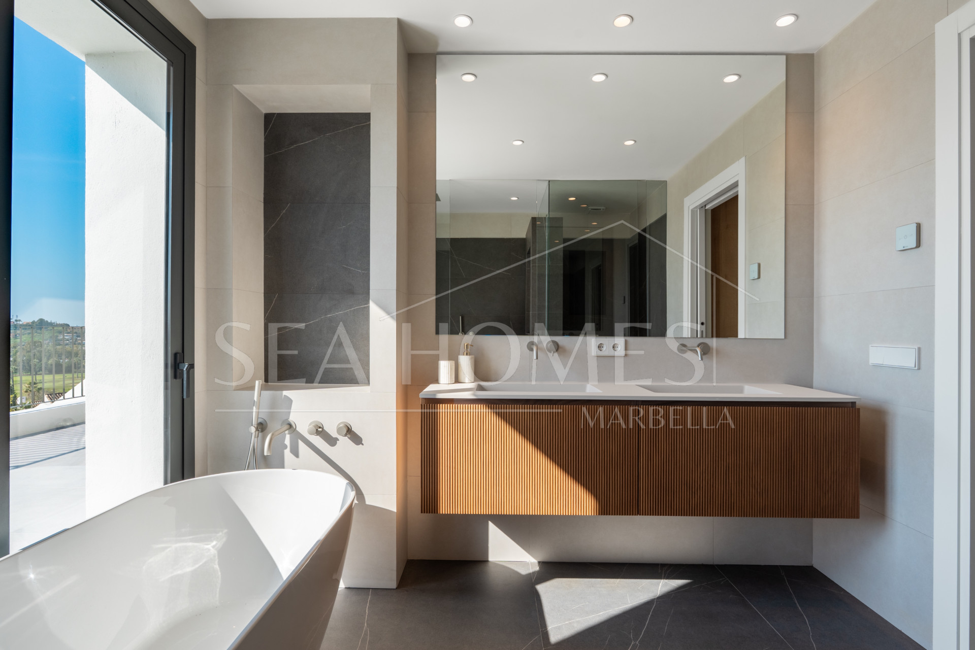 Luxury 5-Bedroom Villa with Panoramic Sea & Golf Views in Nueva Andalucia, Marbella