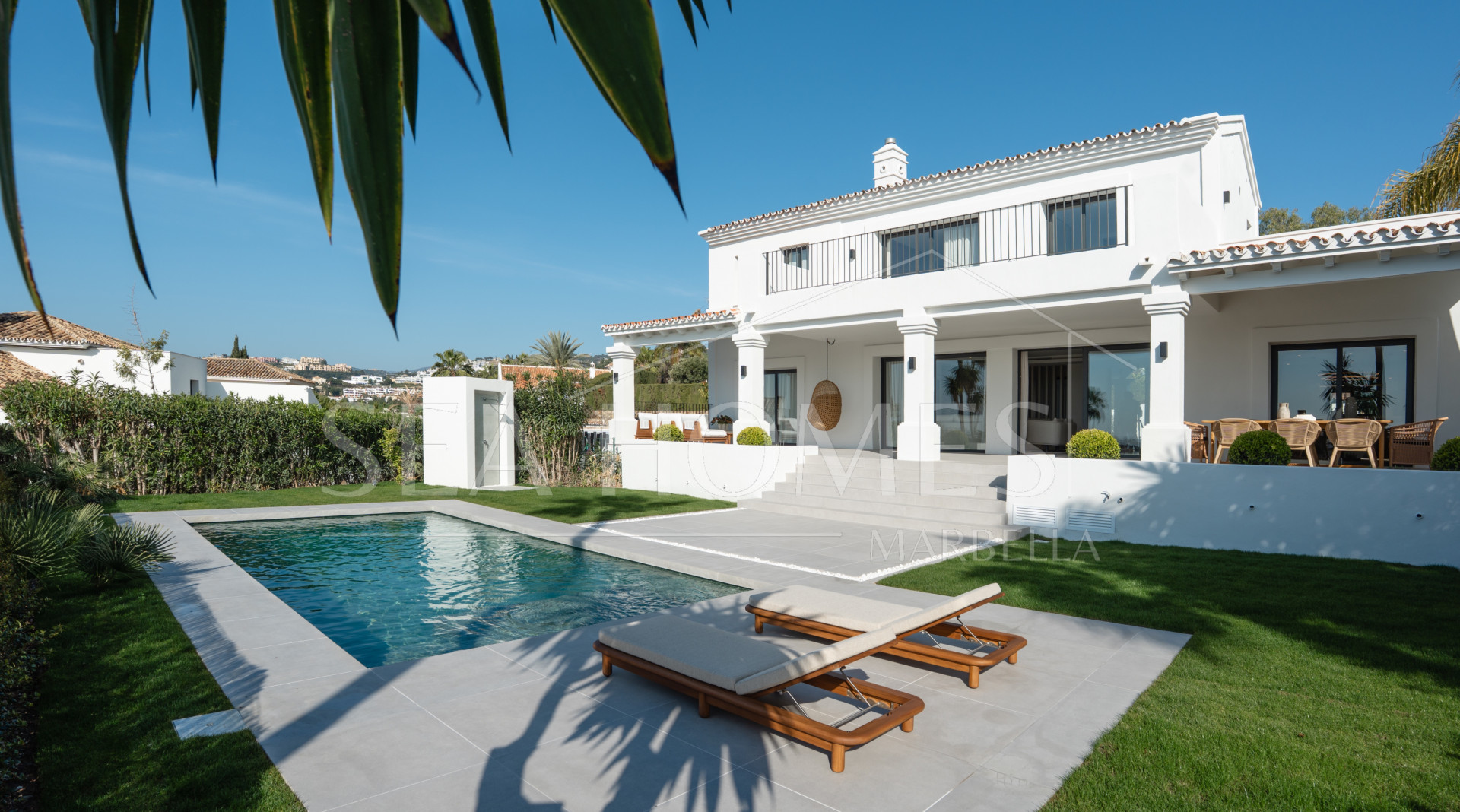 Luxury 5-Bedroom Villa with Panoramic Sea & Golf Views in Nueva Andalucia, Marbella