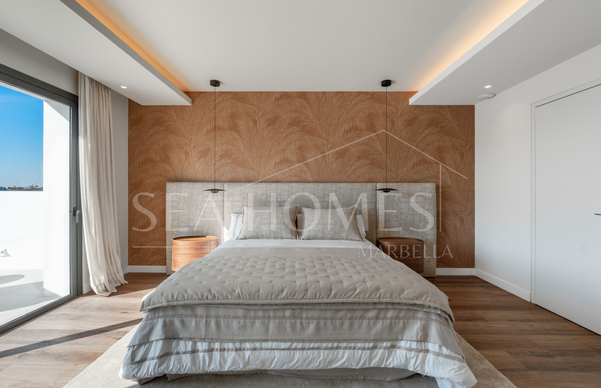 Luxury 5-Bedroom Villa with Panoramic Sea & Golf Views in Nueva Andalucia, Marbella