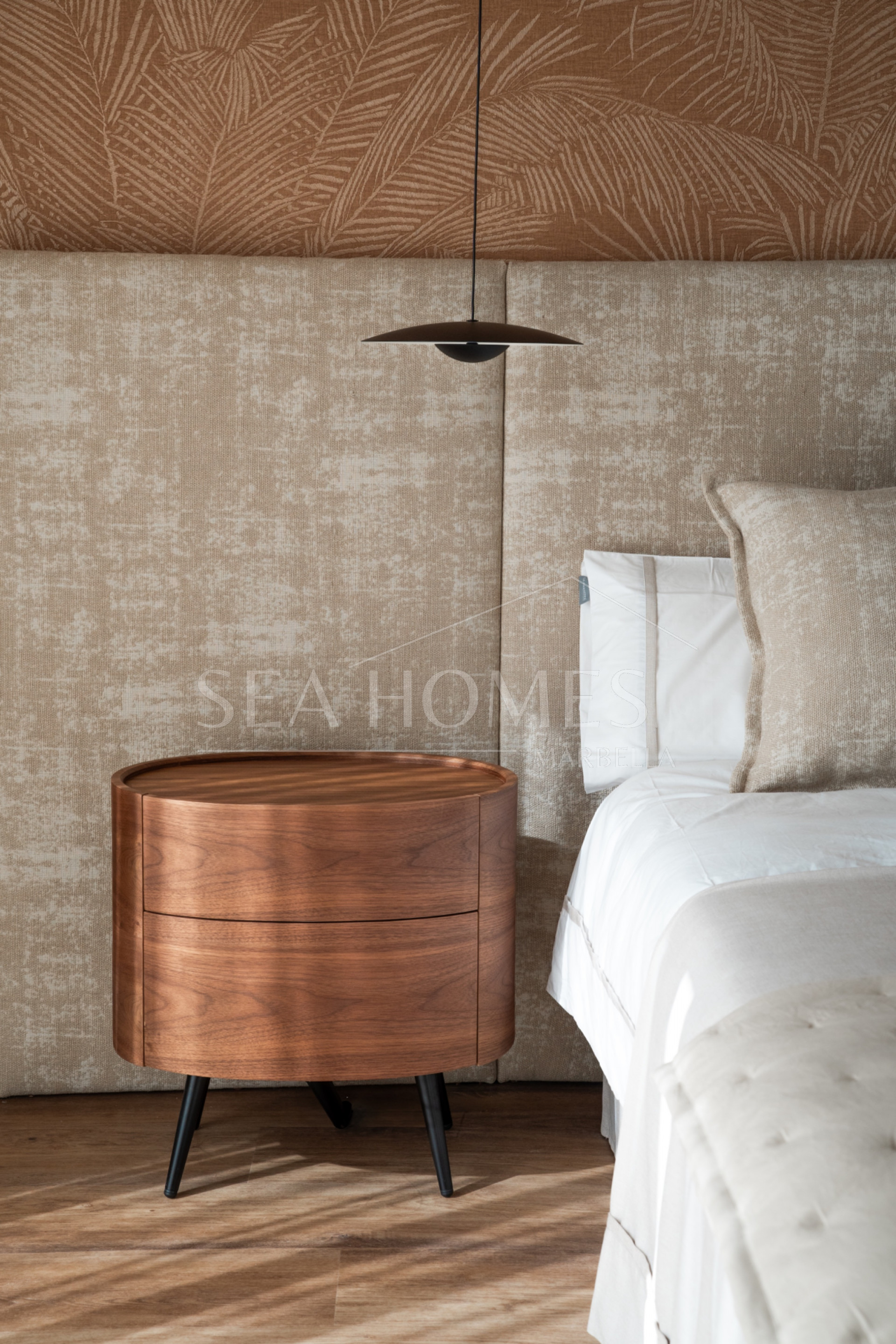 Luxury 5-Bedroom Villa with Panoramic Sea & Golf Views in Nueva Andalucia, Marbella