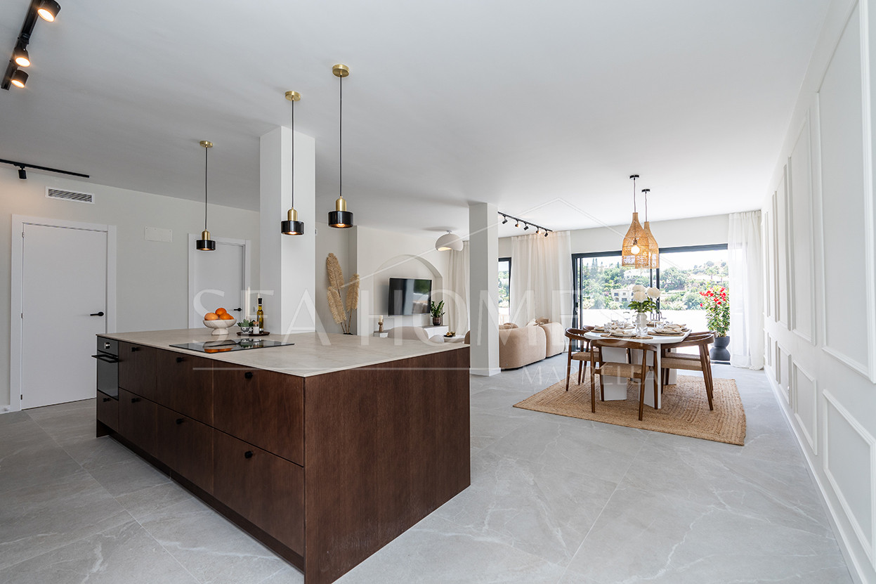 Fully refurbished spacious apartment with sea, golf and mountain views in La Quinta Golf