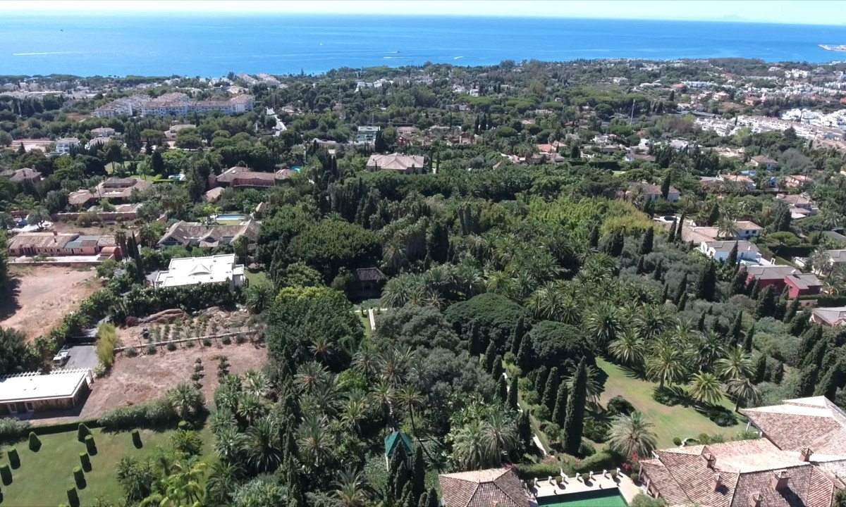 Asombrosa parcela en Rocio de Nagüeles, la Milla de Oro. Marbella