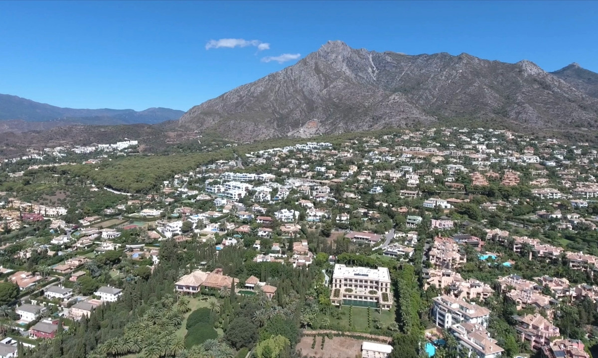 Asombrosa parcela en Rocio de Nagüeles, la Milla de Oro. Marbella