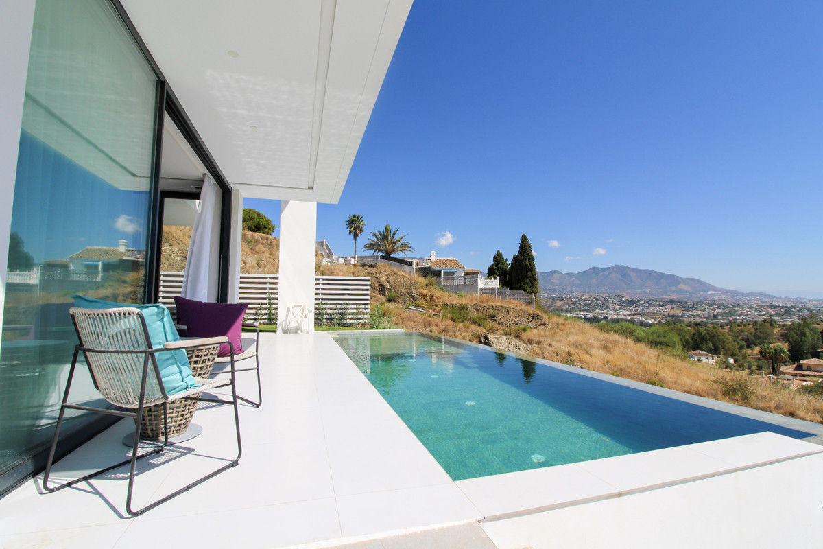 New built villa with panoramic views