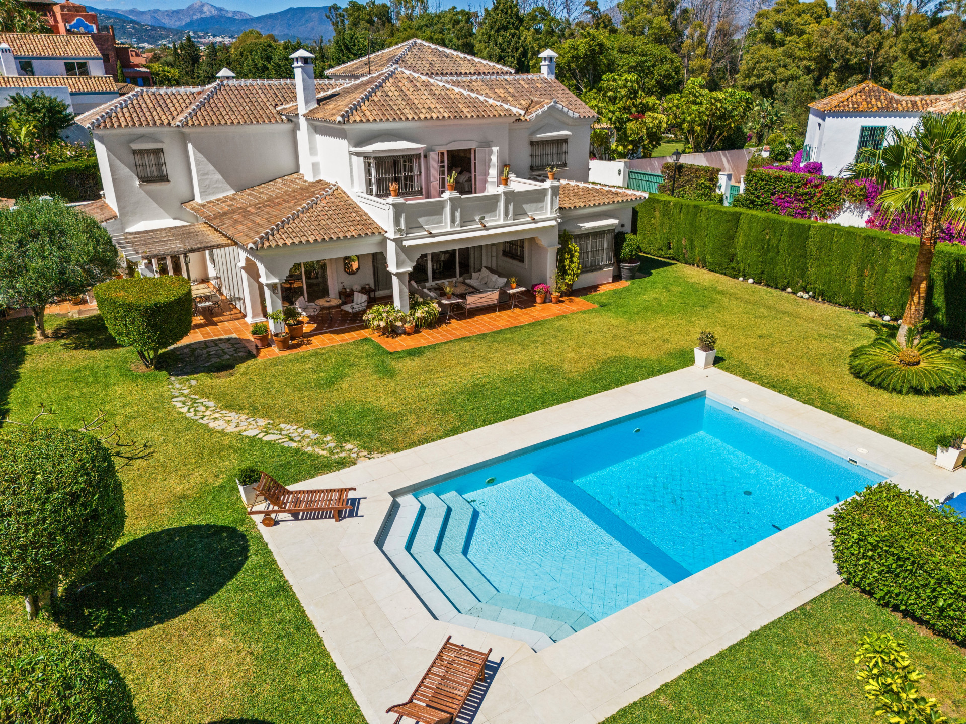 Impecable villa de estilo andaluz a sólo cinco minutos de la playa