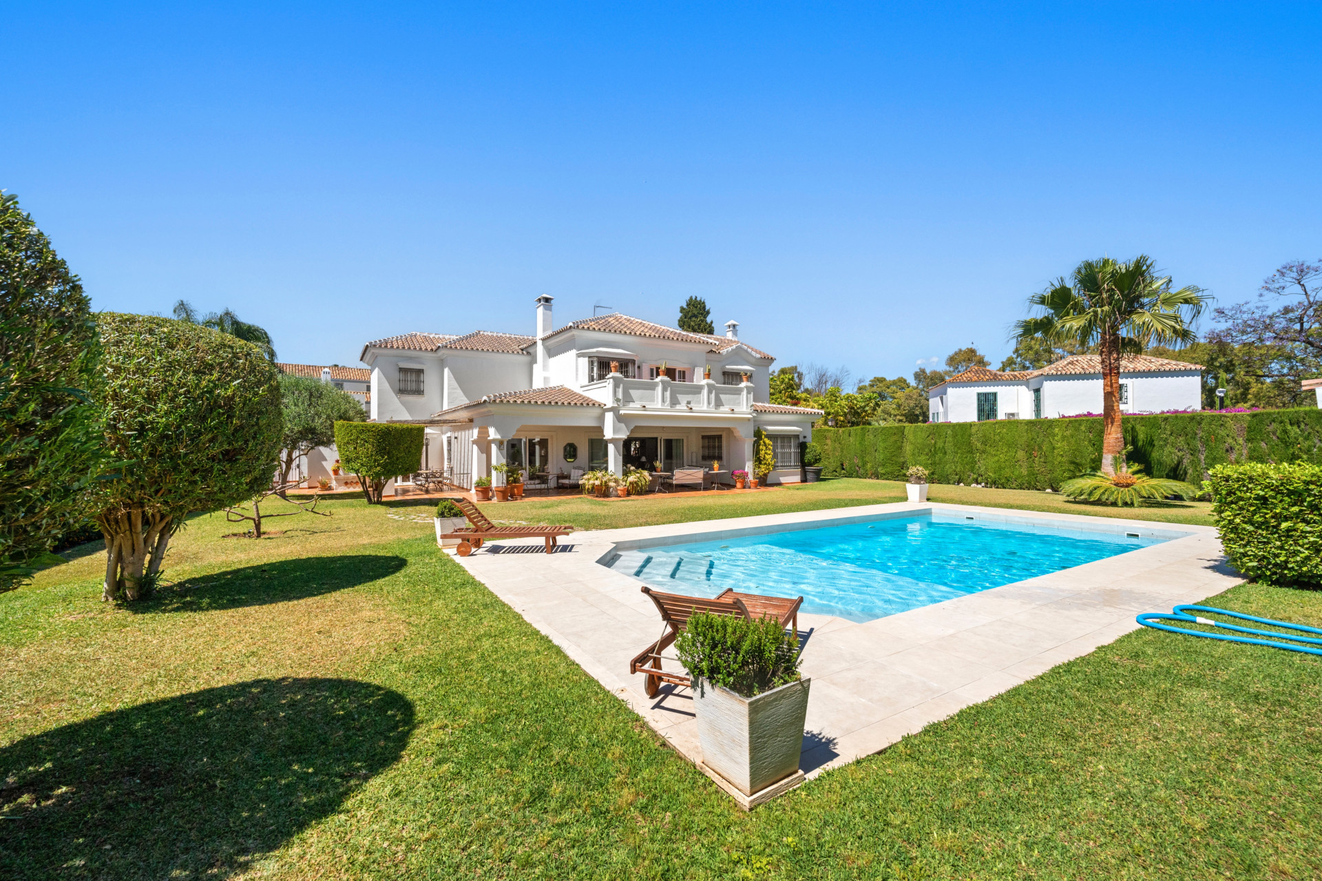 Impecable villa de estilo andaluz a sólo cinco minutos de la playa