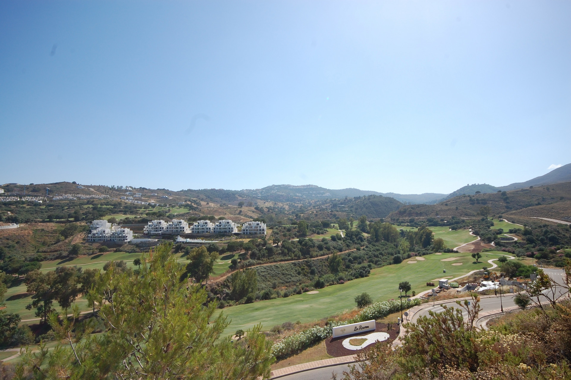 Moderna villa contemporánea de 3 dormitorios con increíbles  vistas al golf en el borde de La Cala