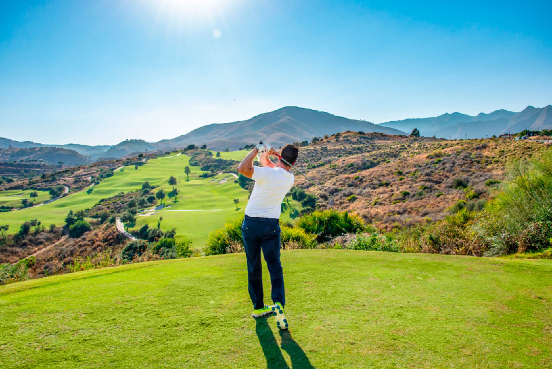 Moderna villa contemporánea de 3 dormitorios con increíbles  vistas al golf en el borde de La Cala