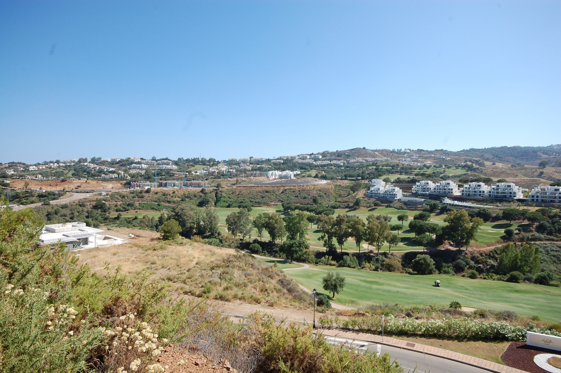 Moderna villa contemporánea de 3 dormitorios con increíbles  vistas al golf en el borde de La Cala