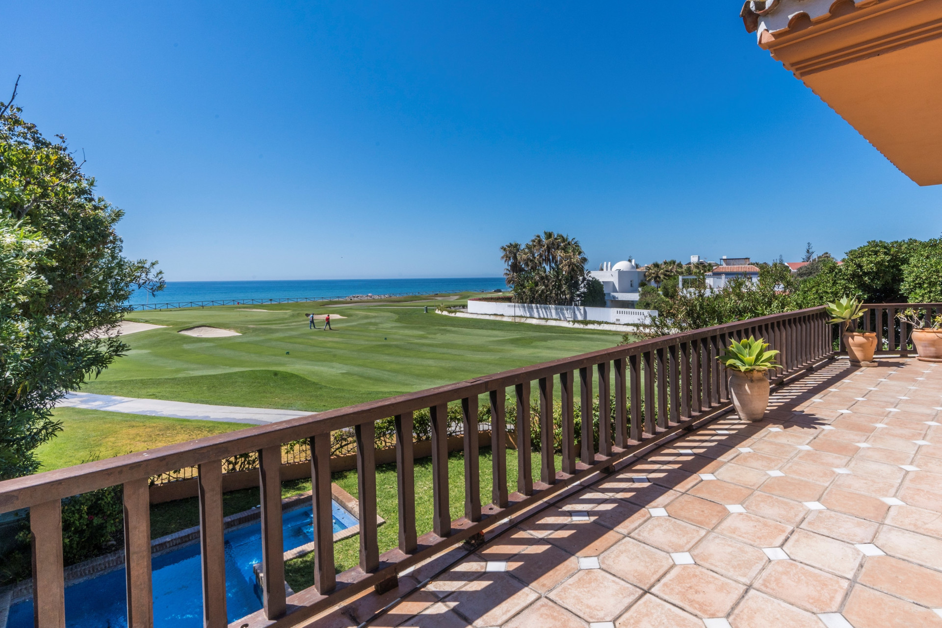 Superbly appointed 4 bedroom villa with stunning gardens is just minutes away from Estepona beaches