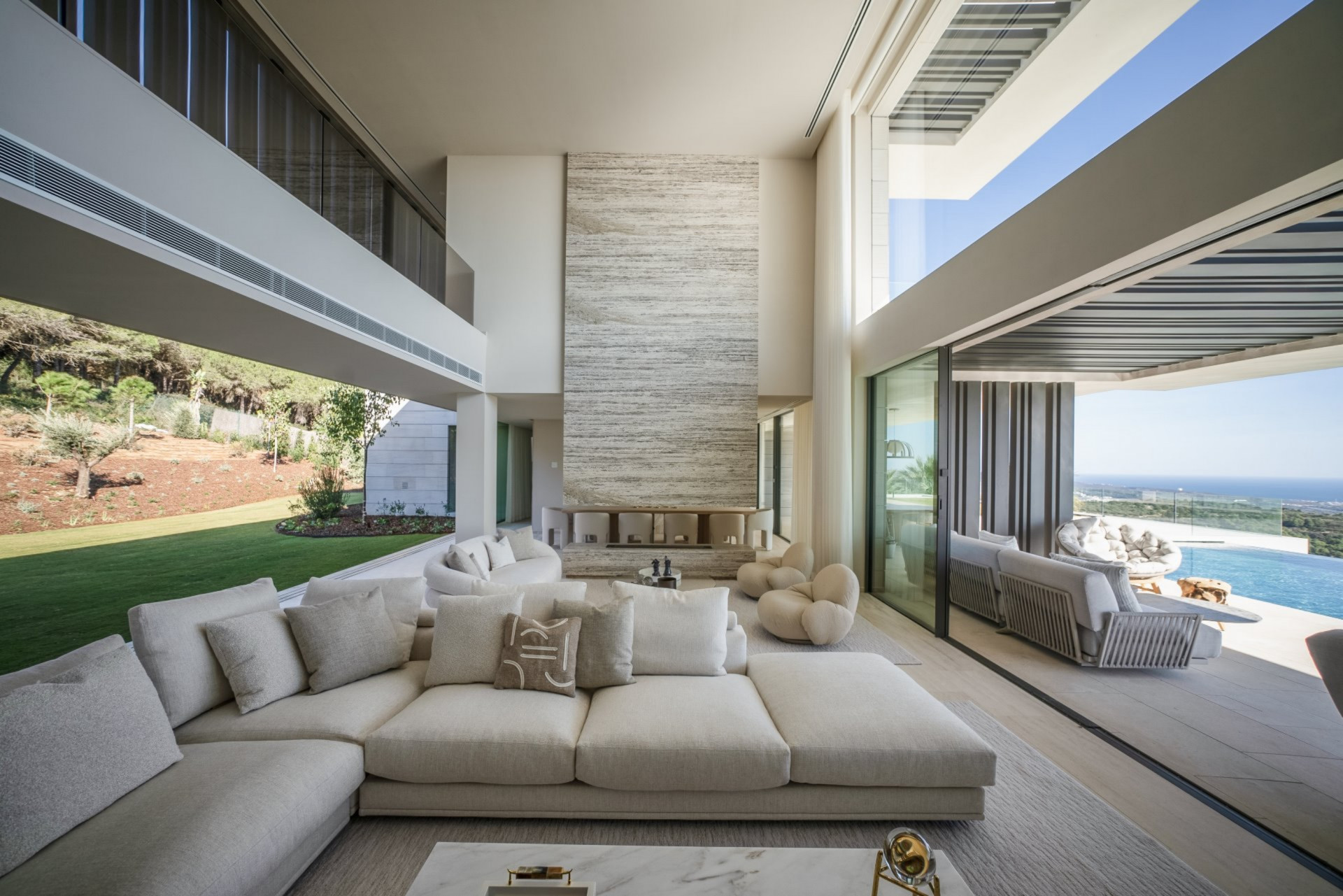 Ultra chic and modern residence flaunts 180º unparalleled views along southern Spanish coastline