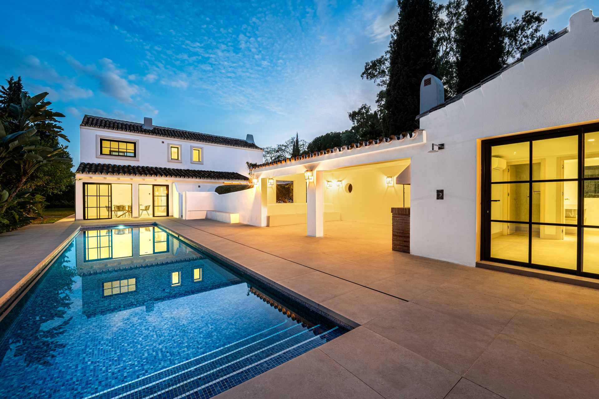 Newly renovated 5 bedroom villa in Benahavis is chic, sleek and surrounded by stunning countryside.