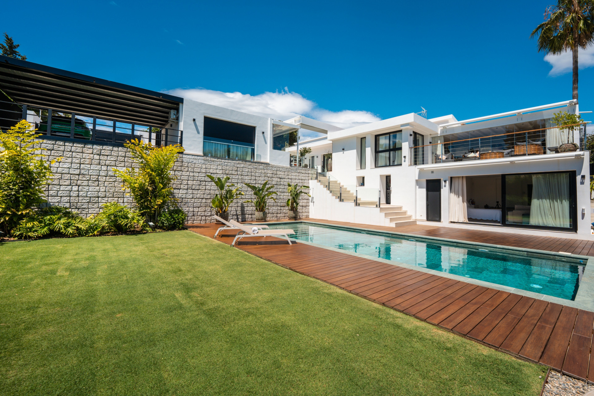 Impresionante casa perfectamente reformado exhibiendo un estilo elegante en la corazón de El Rosario