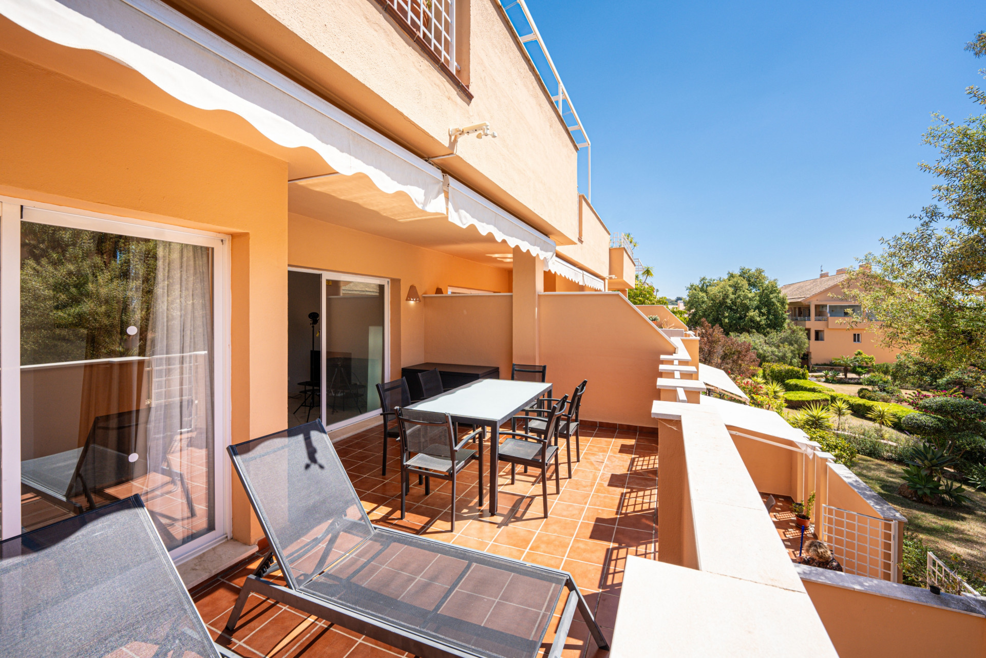 Stunning 2 bedroom apartment located in sought after area of Elviria