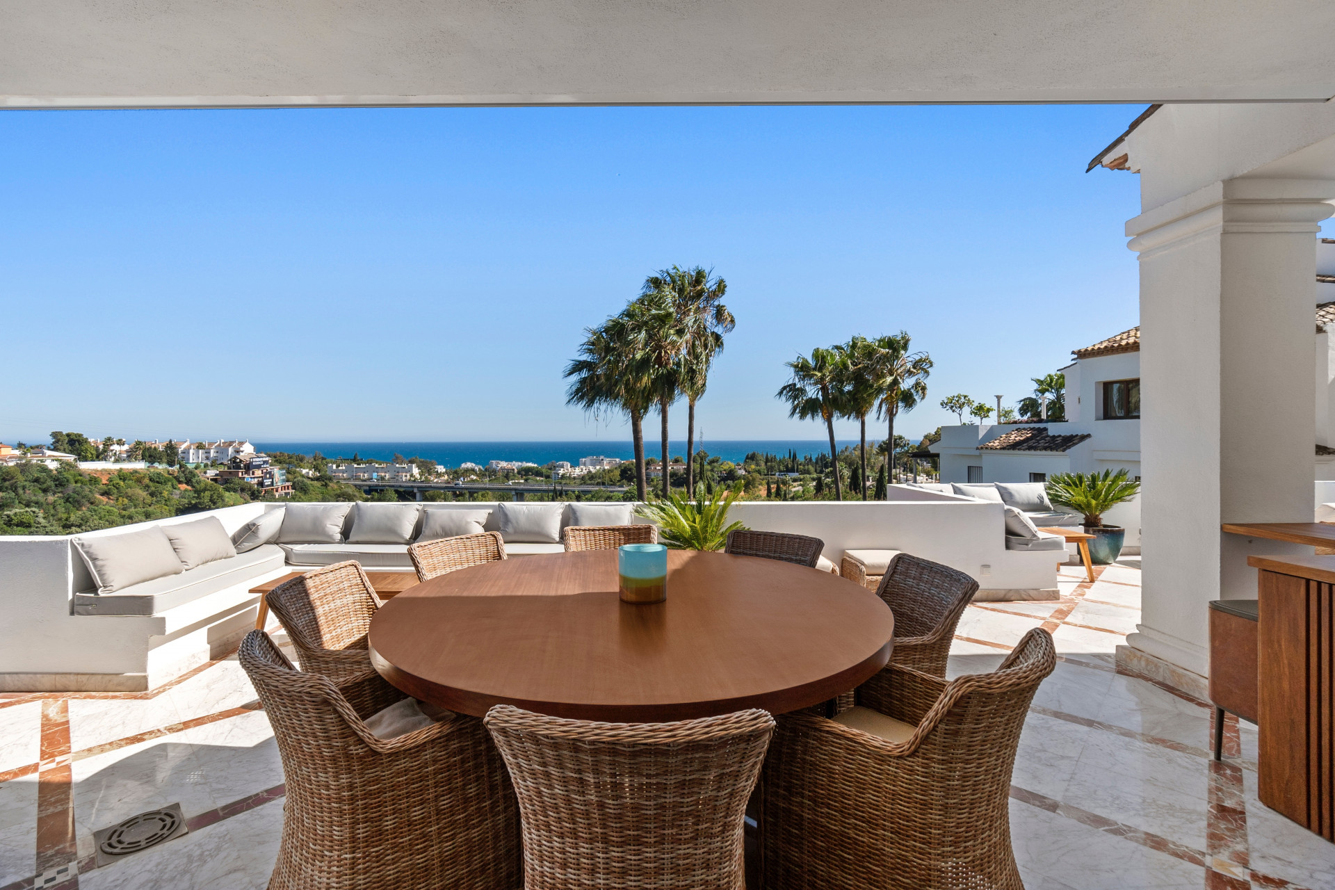 Spectacular 4 bedroom duplex penthouse nestled in first class Country Club with striking sea views