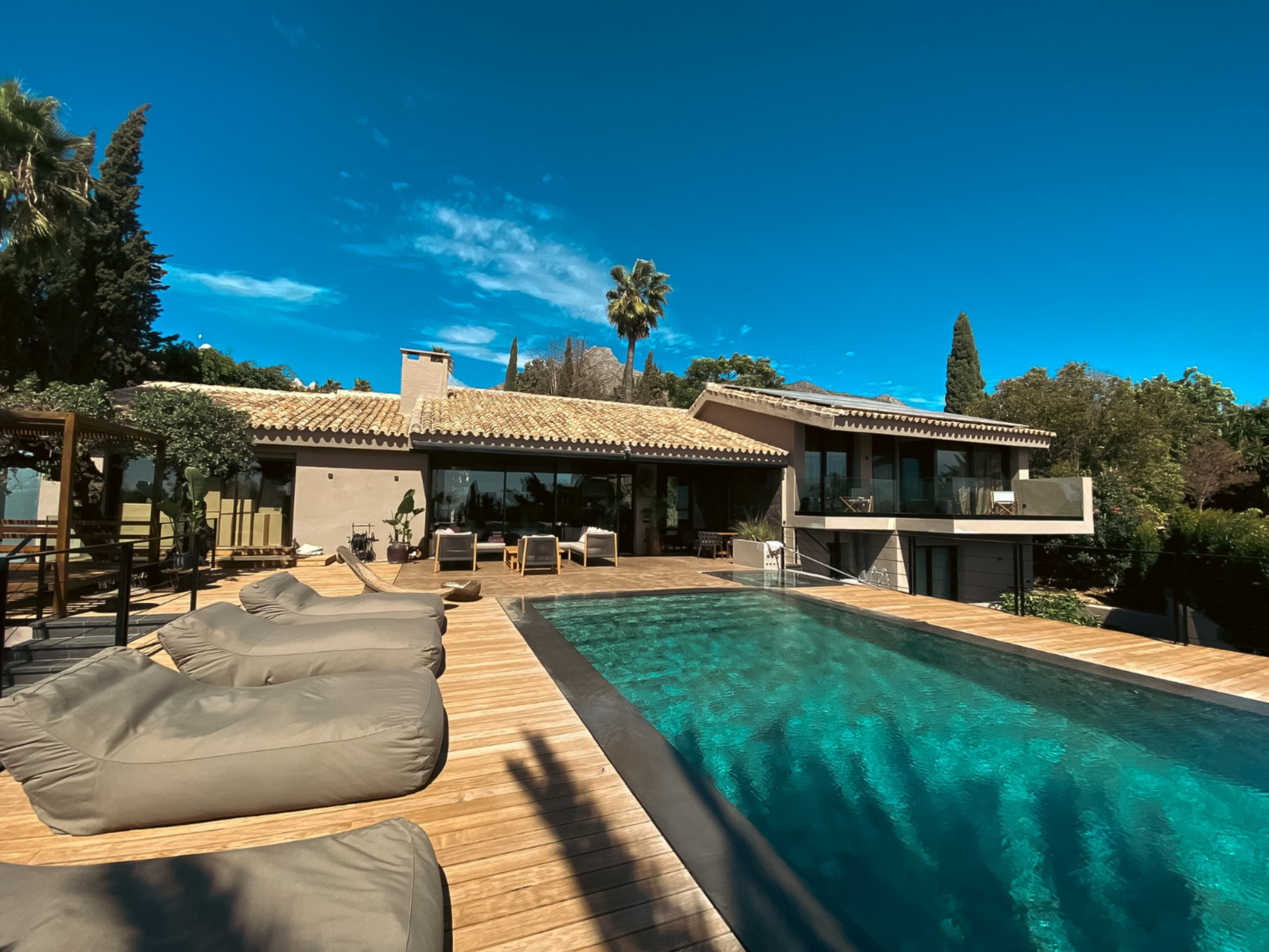 Breathtaking refurbished 5 bedroom villa is a sanctuary in the heart of prestigious Marbella urbanization.