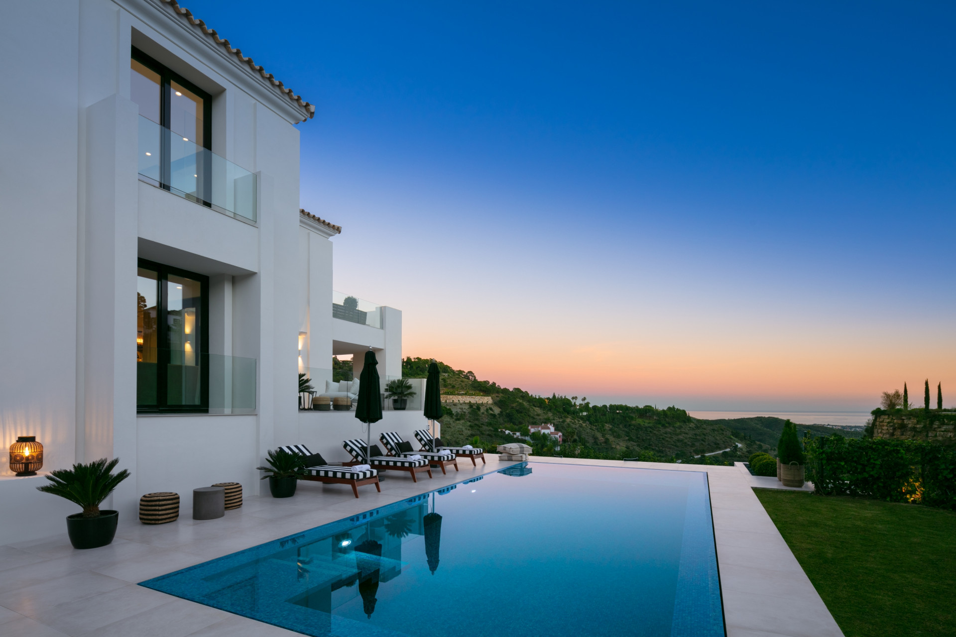 Spectacular villa takes pride of place in the cosy hillside of El Madronal, Benahavis.