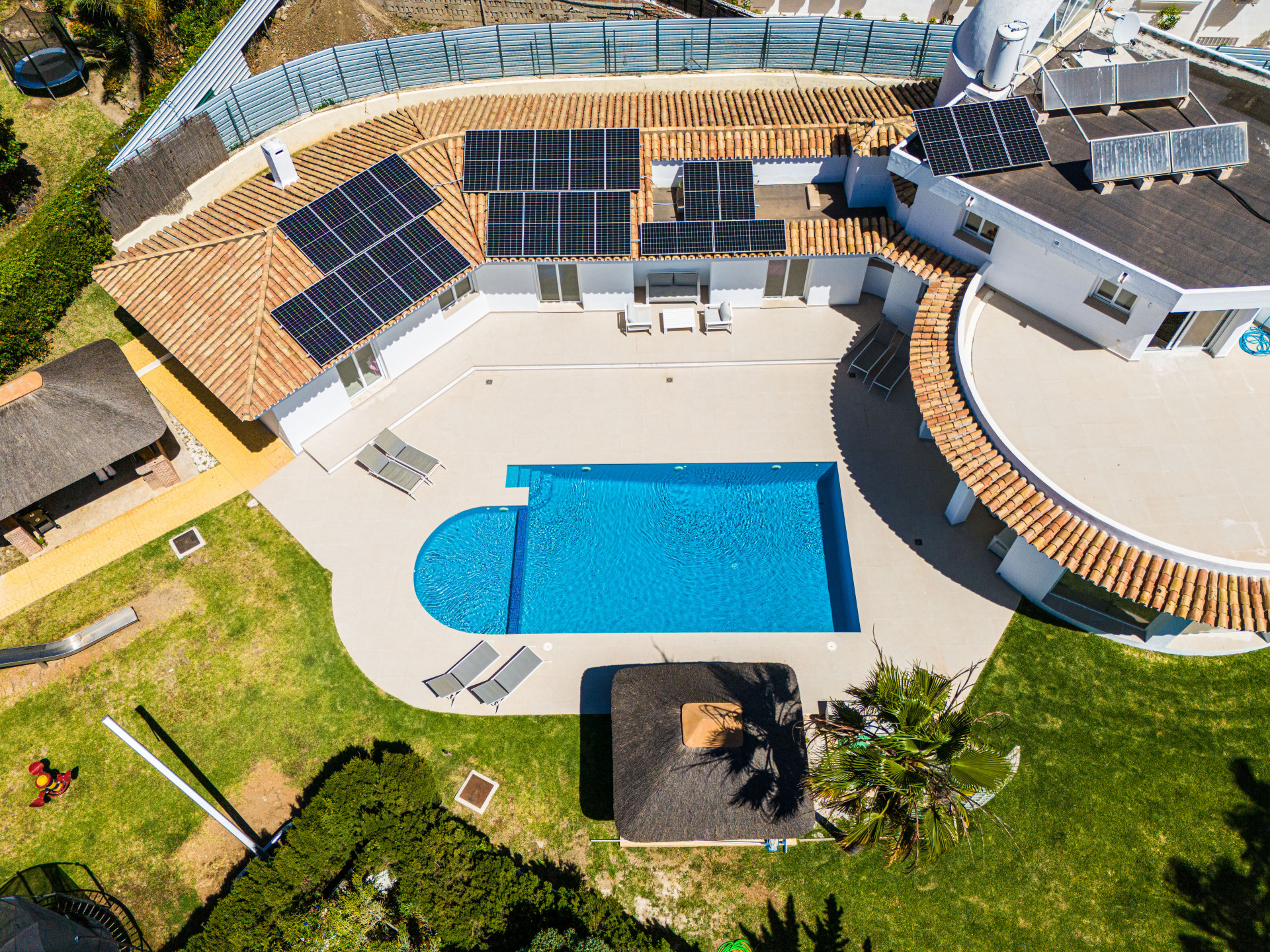 Hermosa villa familiar espaciosa con impresionantes vistas de la costa mediterránea y la montaña Marbellas La Concha