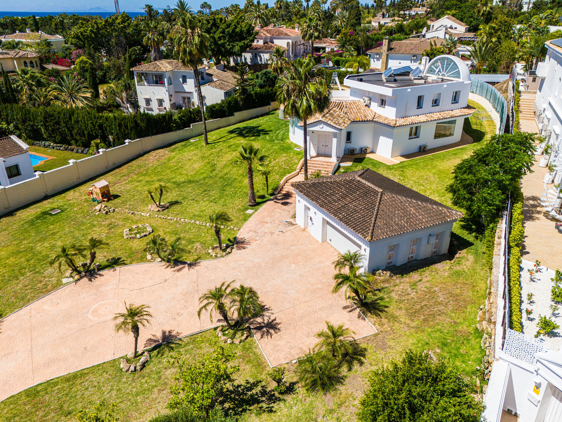 Beautiful spacious family villa with stunning views of the Mediterranean coastline and Marbellas La Concha mountain