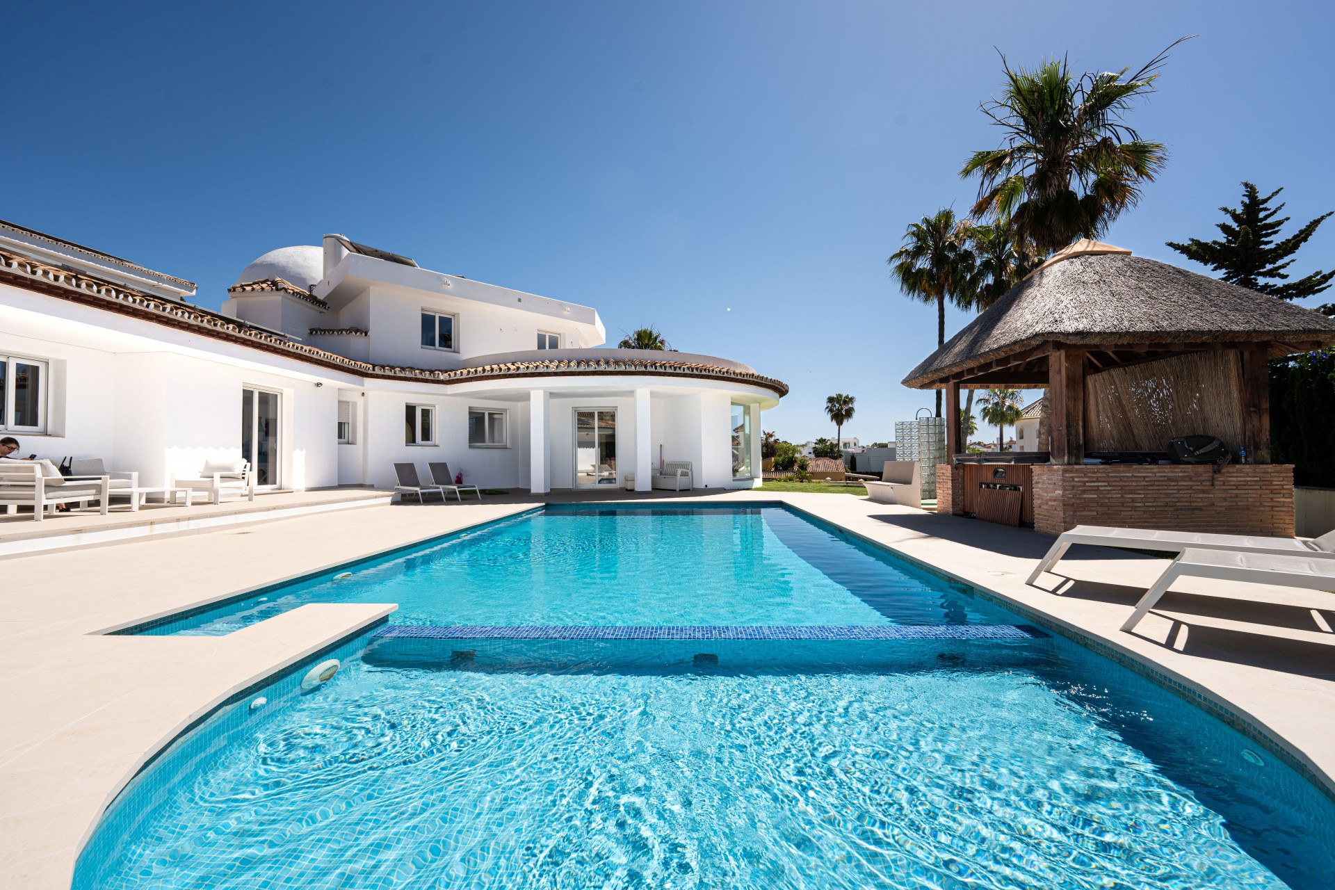 Hermosa villa familiar espaciosa con impresionantes vistas de la costa mediterránea y la montaña Marbellas La Concha