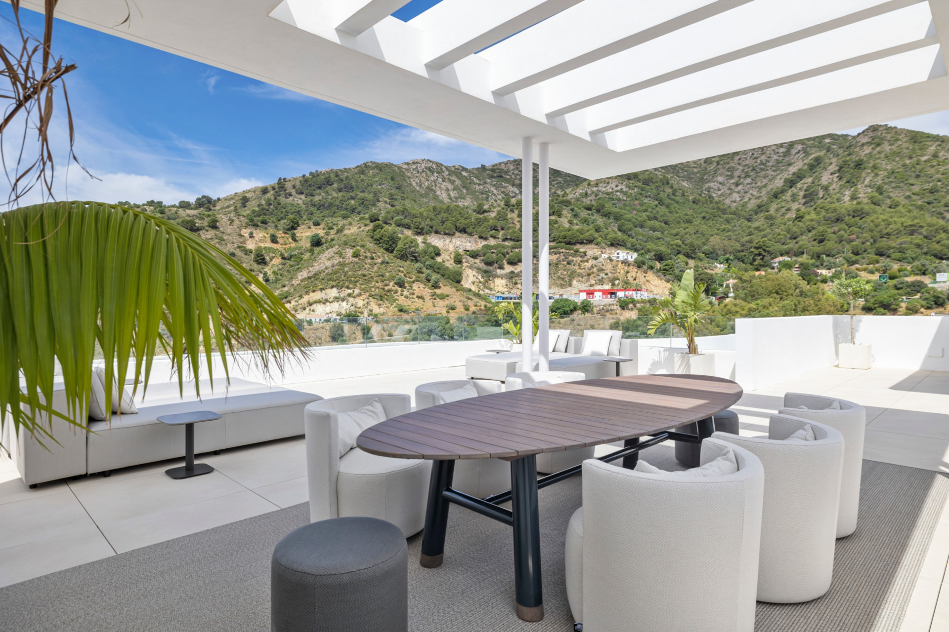 Luxury 3 bedroom penthouse  situated in the hills of Ojen, overlooking Marbella.