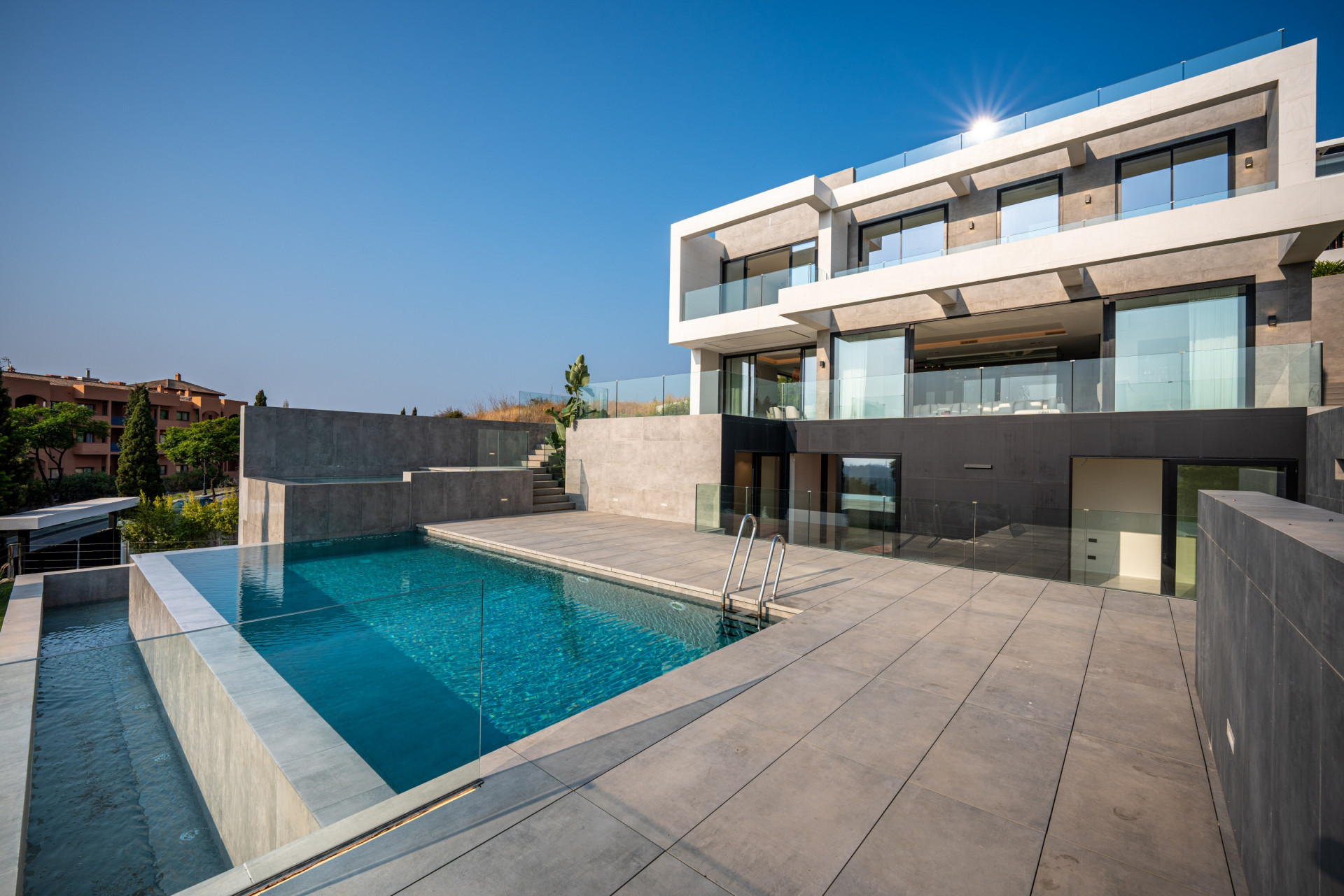 Breathtaking sleek and modern 5 bedroom villa set in the prestigious complex of Los Flamingos, Benahavis