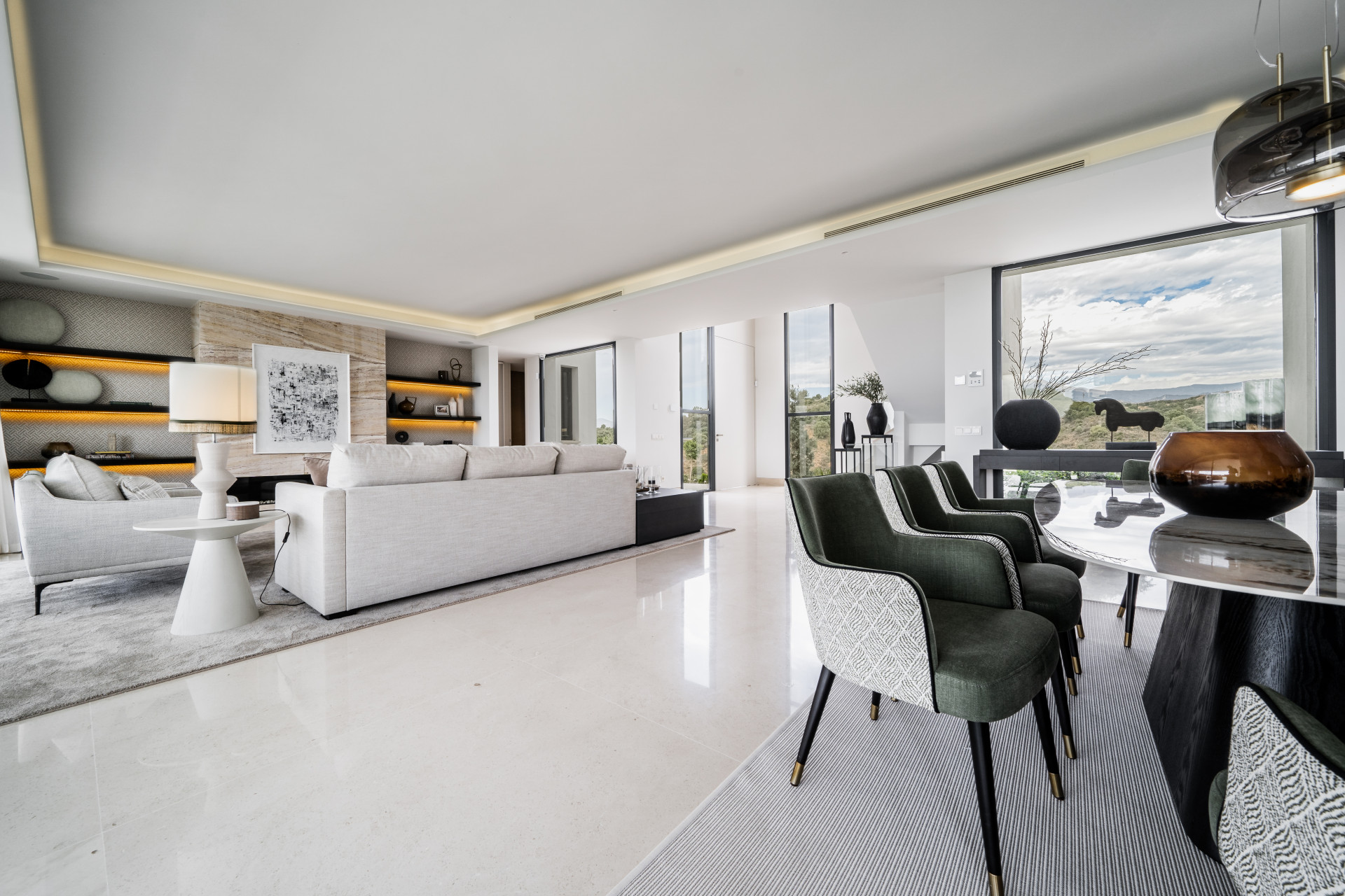 LUXURY RESIDENTIAL COMPLEX OF 5 MODERN-STYLE VILLAS ON THE GOLDEN MILE MARBELLA