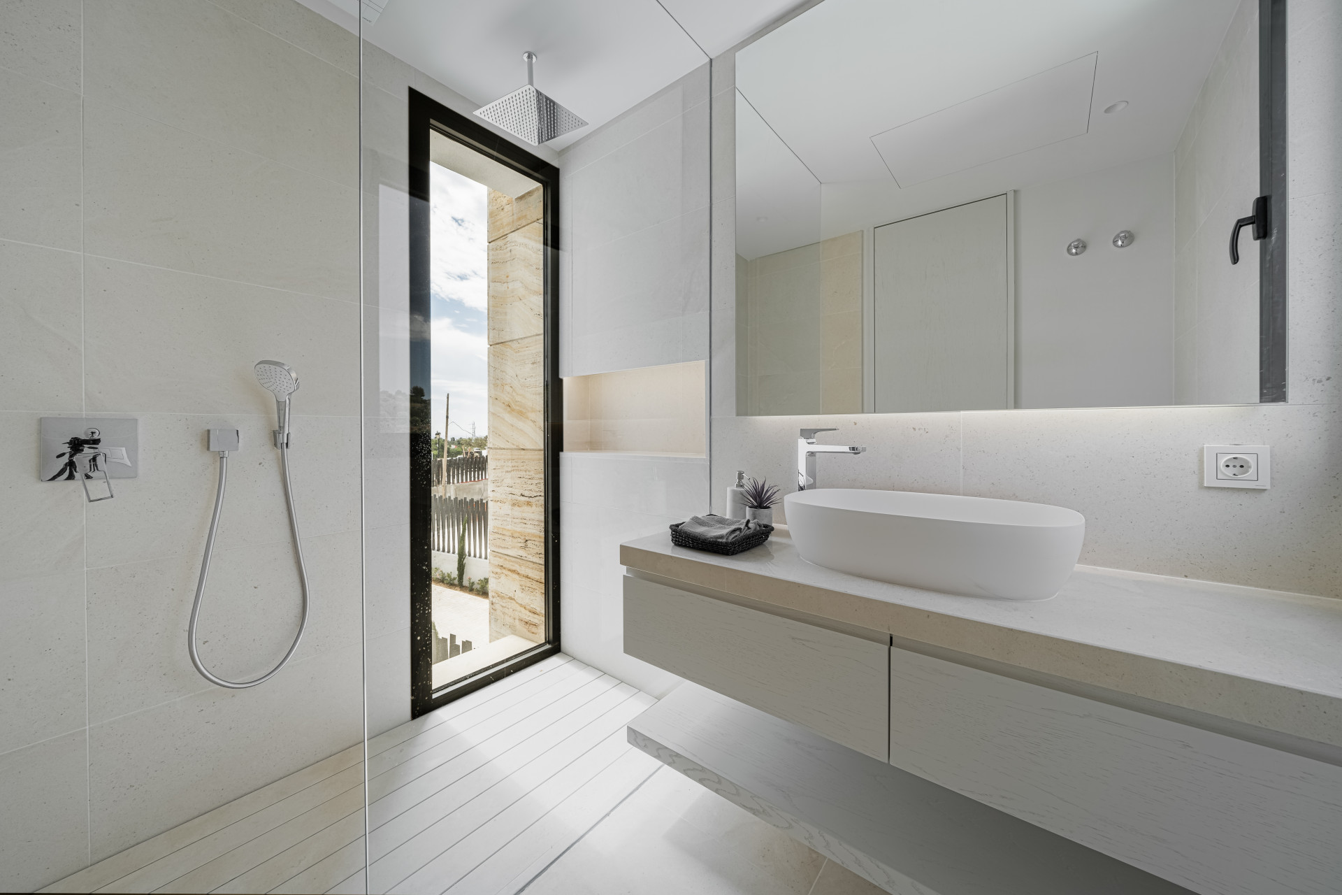 LUXURY RESIDENTIAL COMPLEX OF 5 MODERN-STYLE VILLAS ON THE GOLDEN MILE MARBELLA