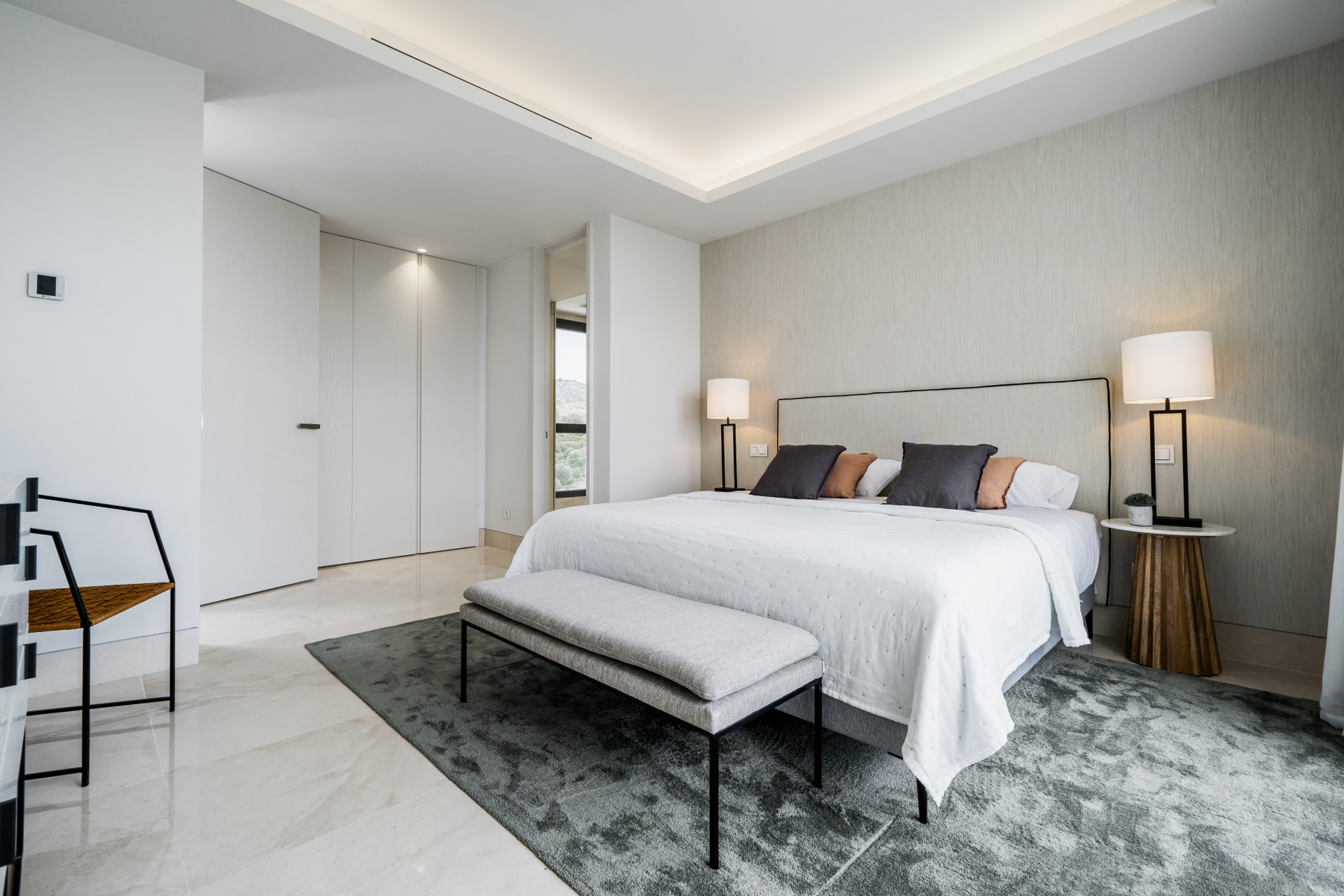 LUXURY RESIDENTIAL COMPLEX OF 5 MODERN-STYLE VILLAS ON THE GOLDEN MILE MARBELLA