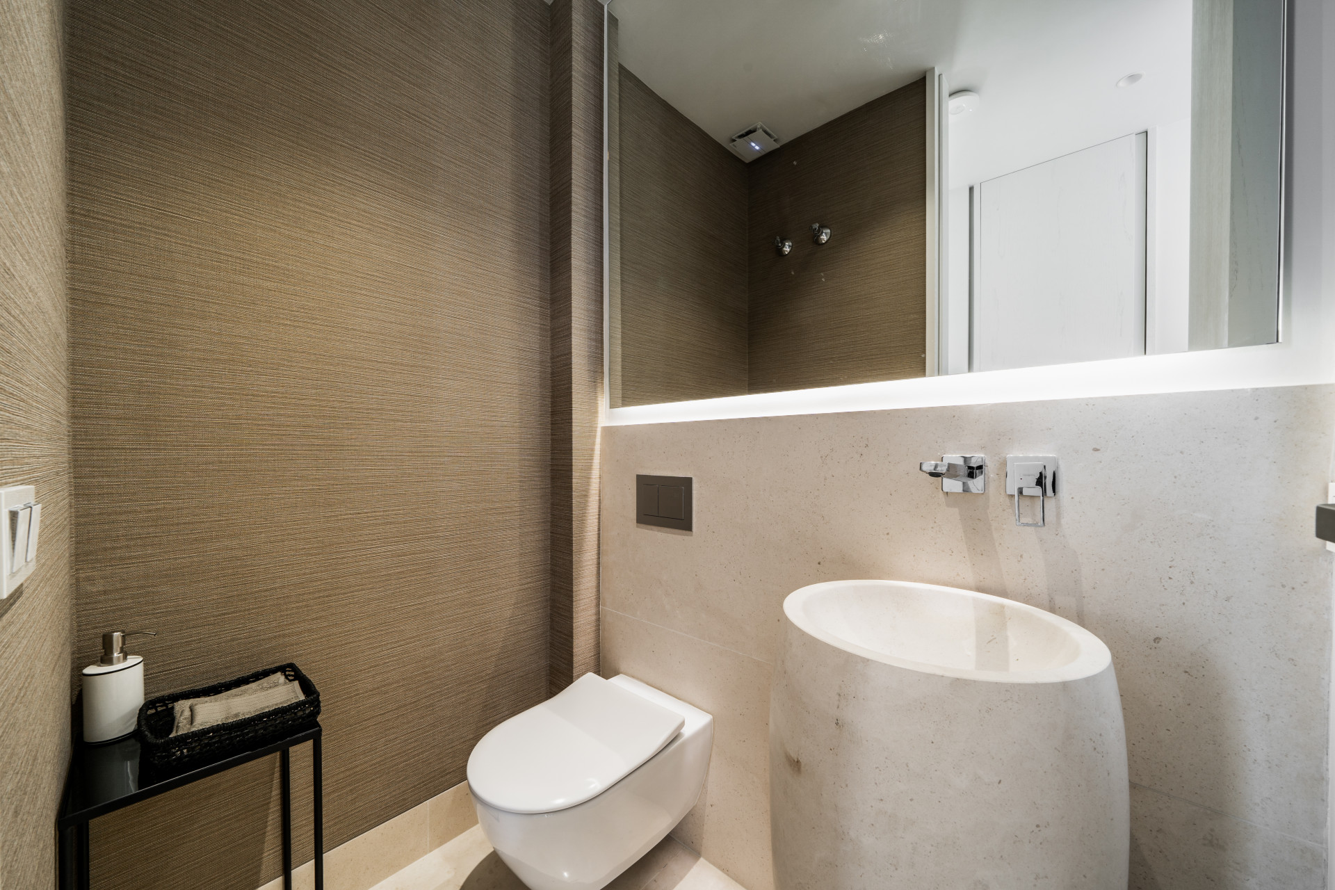 LUXURY RESIDENTIAL COMPLEX OF 5 MODERN-STYLE VILLAS ON THE GOLDEN MILE MARBELLA