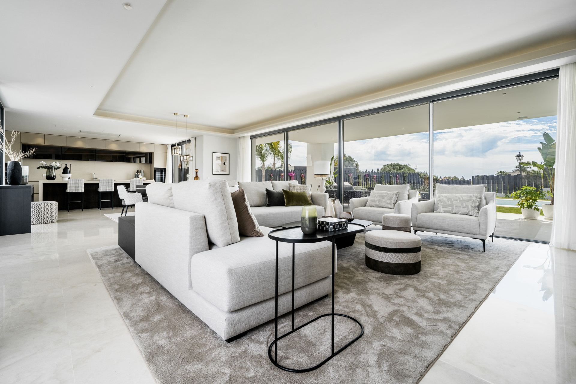 LUXURY RESIDENTIAL COMPLEX OF 5 MODERN-STYLE VILLAS ON THE GOLDEN MILE MARBELLA