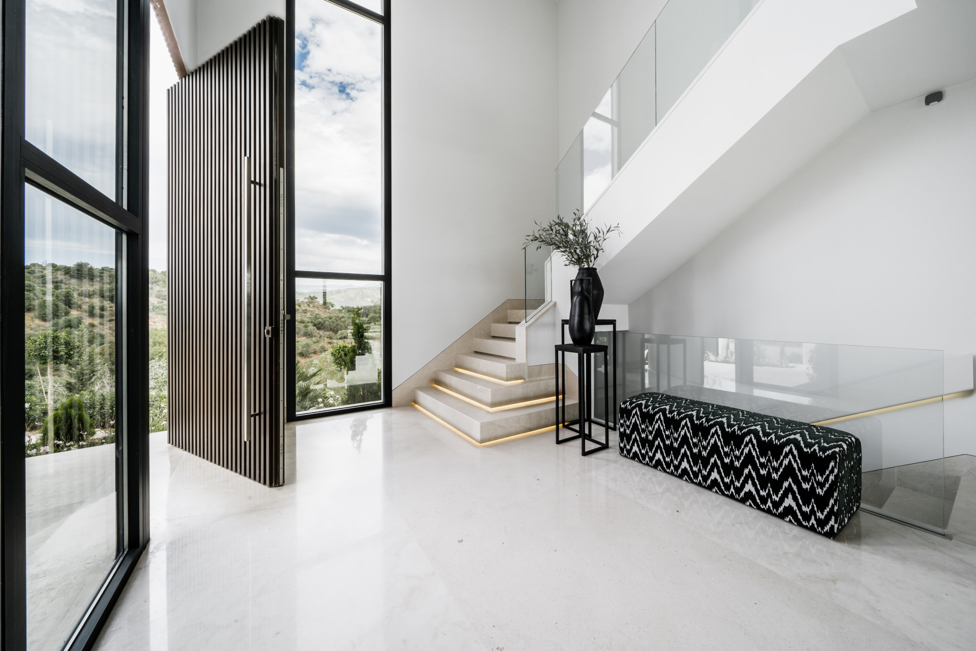 LUXURY RESIDENTIAL COMPLEX OF 5 MODERN-STYLE VILLAS ON THE GOLDEN MILE MARBELLA
