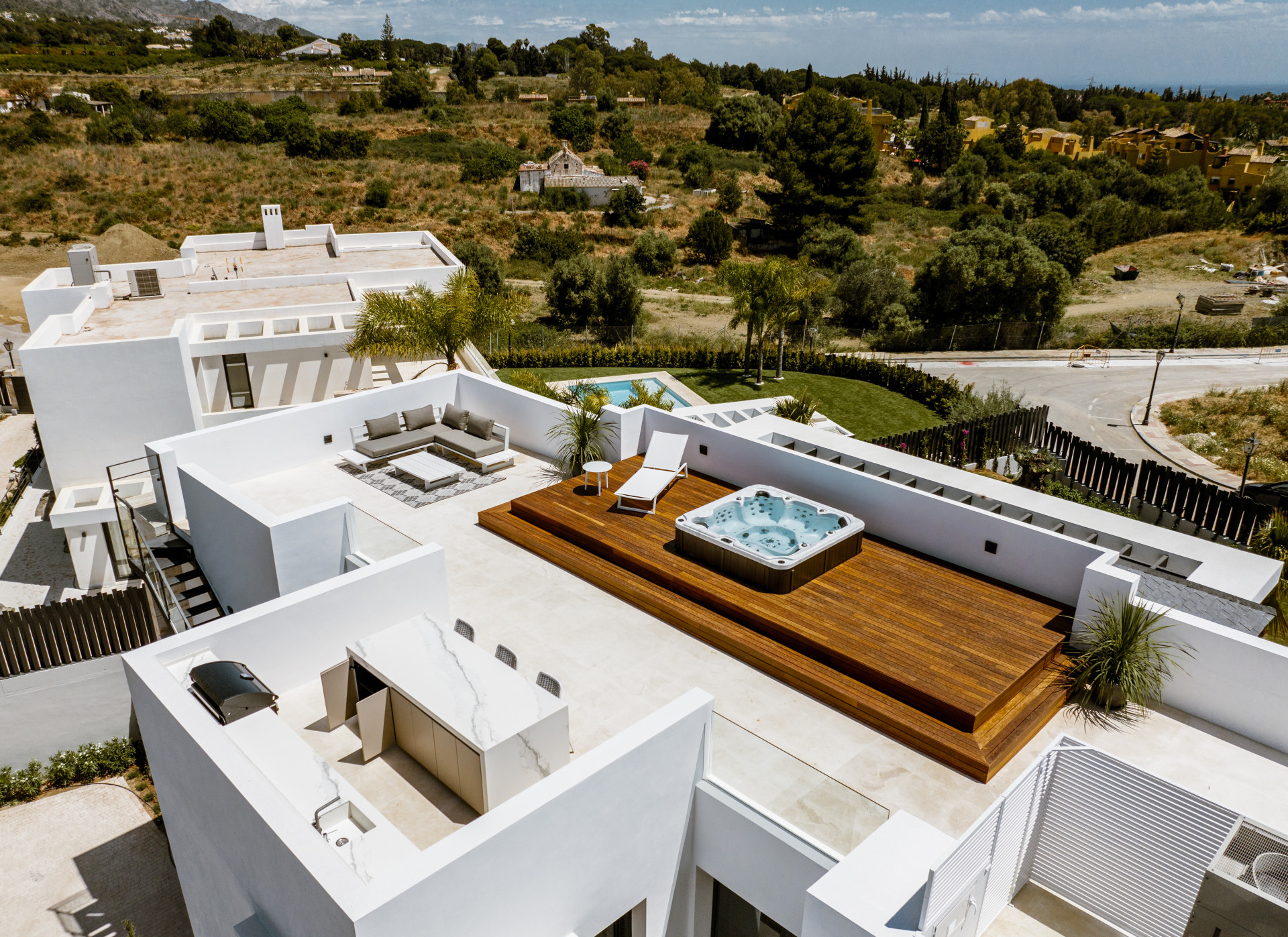 LUXURY RESIDENTIAL COMPLEX OF 5 MODERN-STYLE VILLAS ON THE GOLDEN MILE MARBELLA