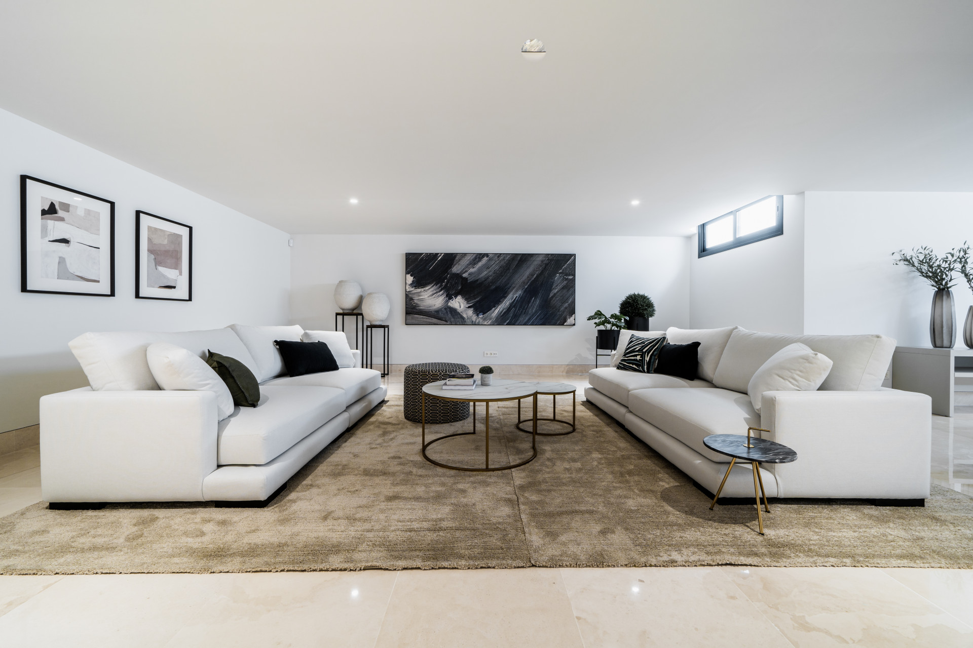 LUXURY RESIDENTIAL COMPLEX OF 5 MODERN-STYLE VILLAS ON THE GOLDEN MILE MARBELLA