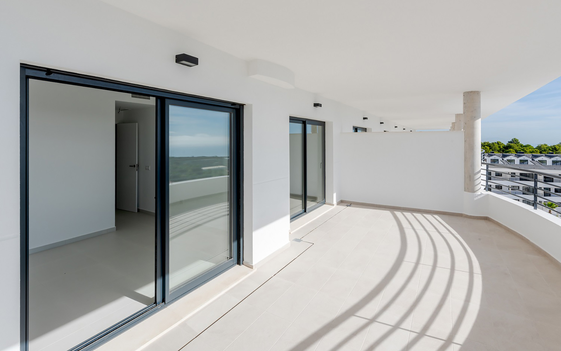 New-Build Apartments and Penthouses with Sea Views in Benalmádena