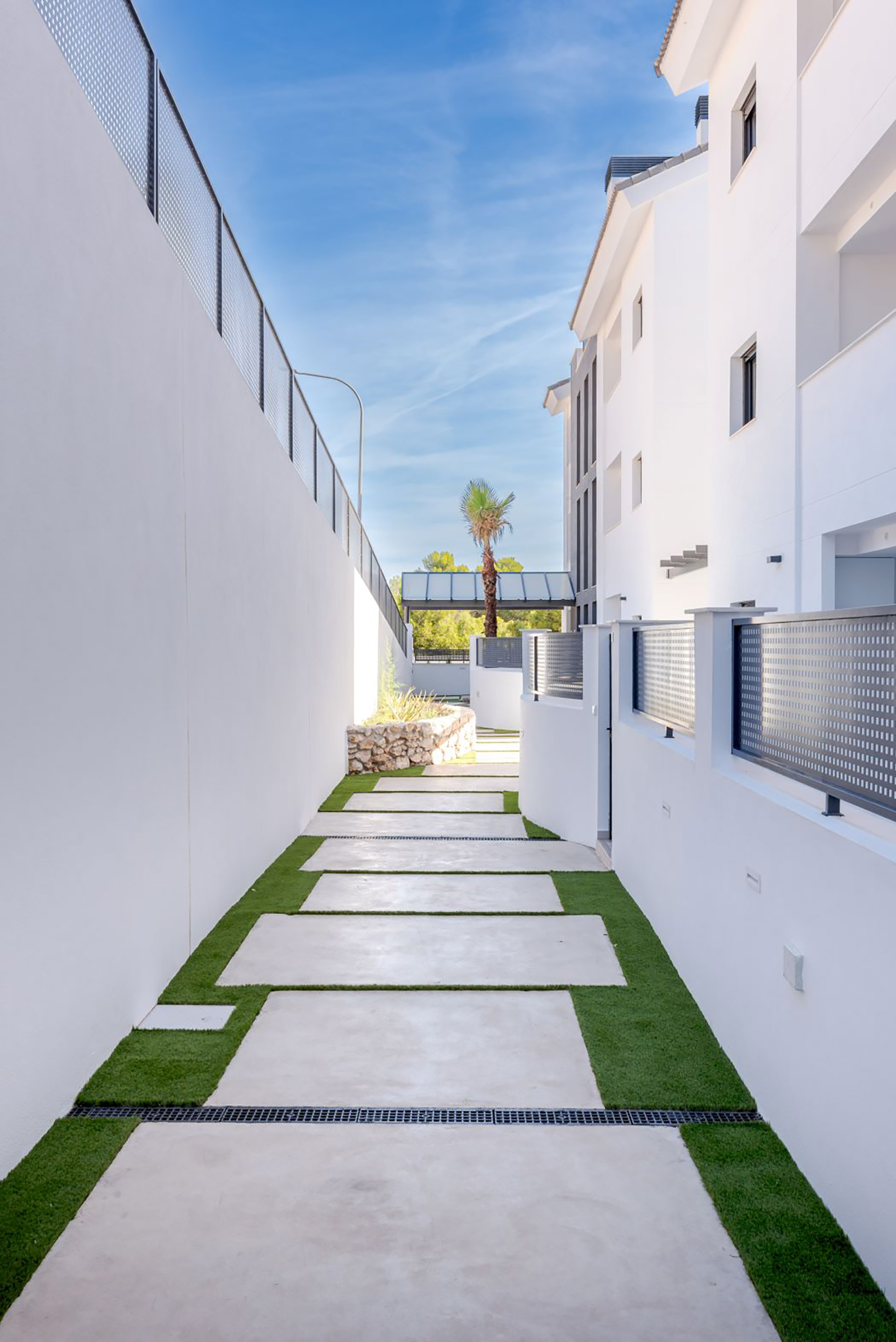 New-Build Apartments and Penthouses with Sea Views in Benalmádena