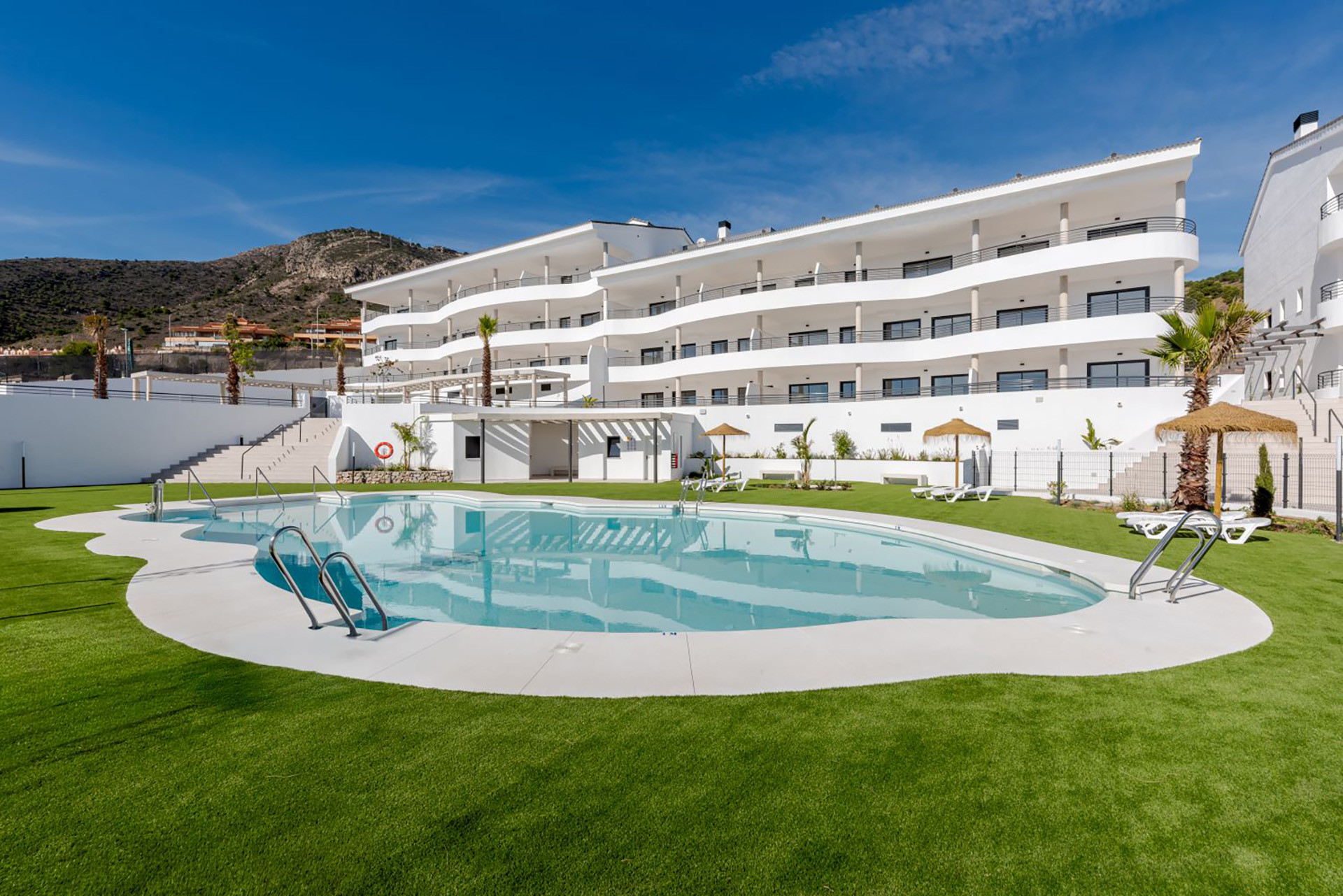 New-Build Apartments and Penthouses with Sea Views in Benalmádena