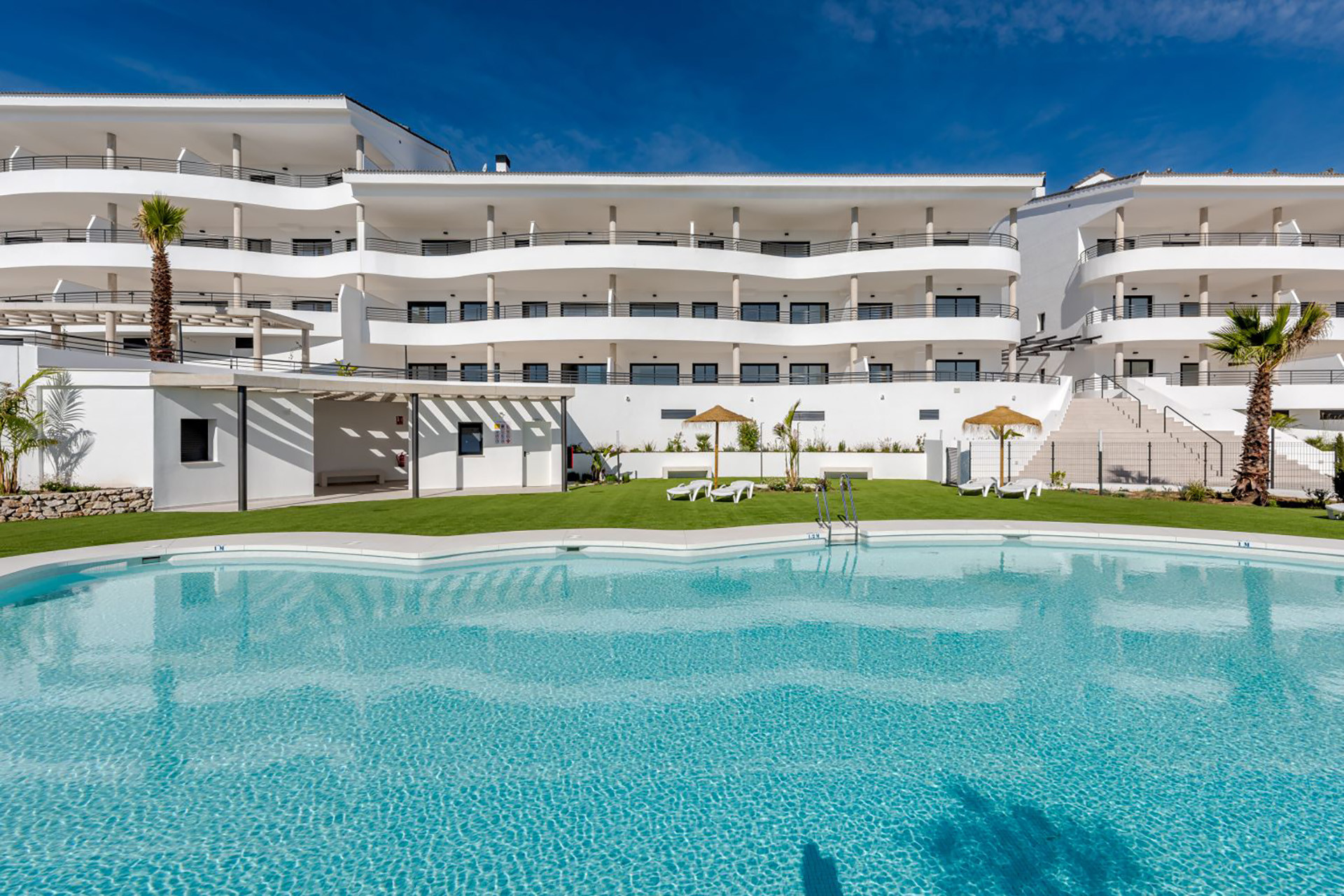New-Build Apartments and Penthouses with Sea Views in Benalmádena