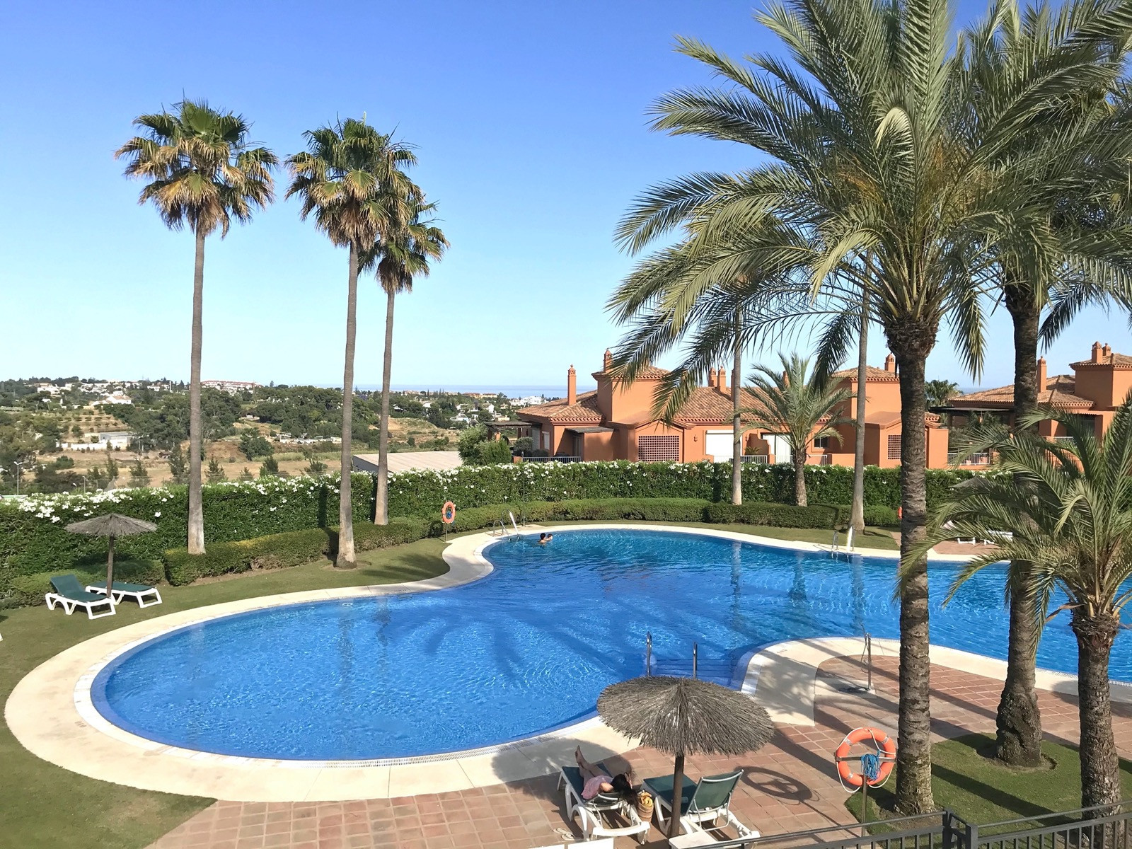 Magnificent frontline golf penthouse with fantastic views in La Alqueria