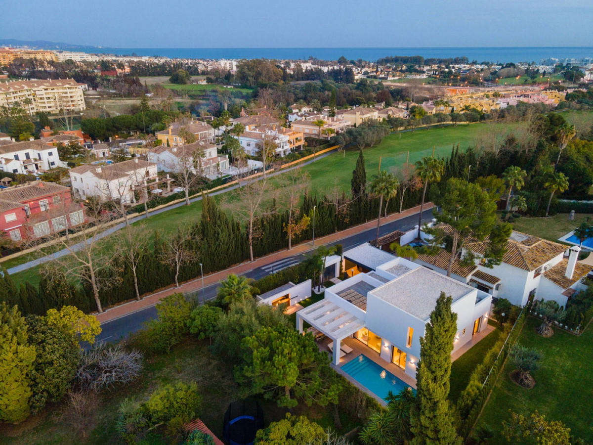 Contemporary villa located in a prime position beside Guadalmina Golf Course