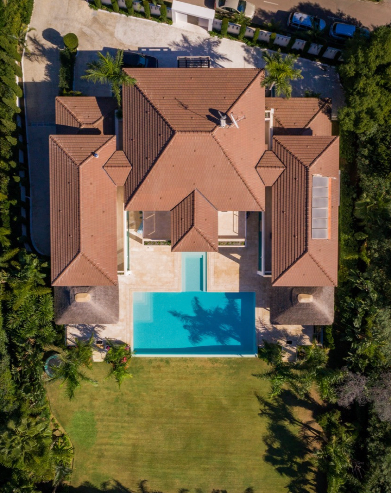 Villa for sale in San Pedro de Alcantara, 