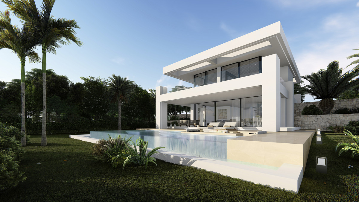 Luxury development of 8 private villas set in a prime location on the first line of La Resina Golf Course