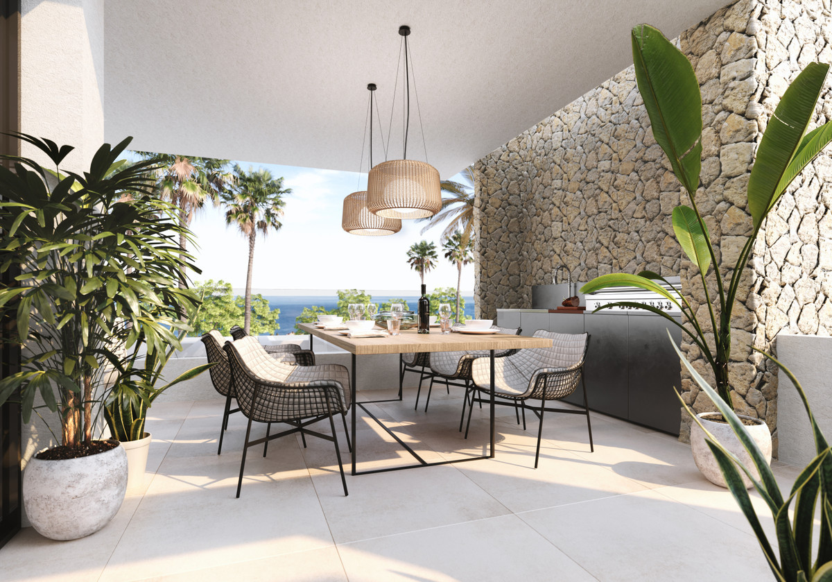 Concepto único de 140 exclusivos apartamentos  y áticos situados en un complejo cerrado situado a solo 5 minutos del centro de Estepona ya 500 m andando de la playa