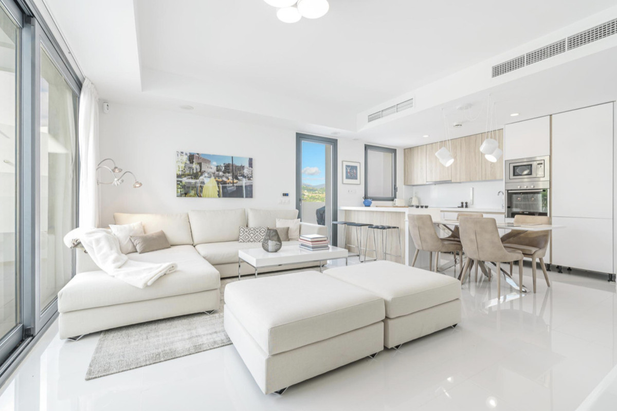 Stylish 2-bedroom penthouse for sale in a contemporary complex with modern features and spacious exteriors in Atalaya